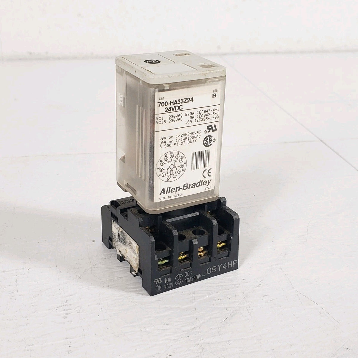 Allen-Bradley 700-HA33Z24 Series B 24VDC 10A 3PDT Relay w/ 11-Pin Socket