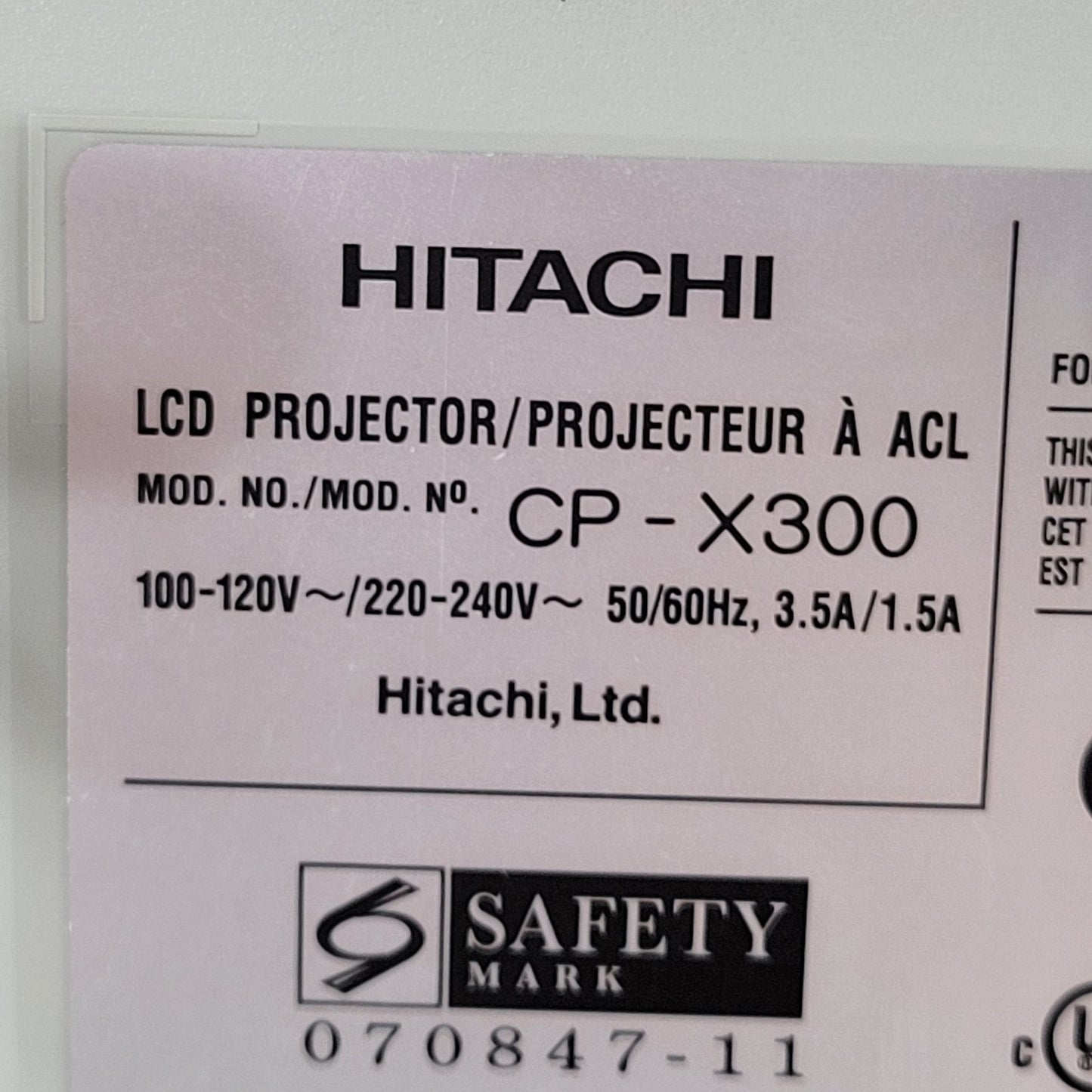 TESTED HITACHI CP-X300 3LCD Conference Room Portable Projector, VGA, S-VIDEO