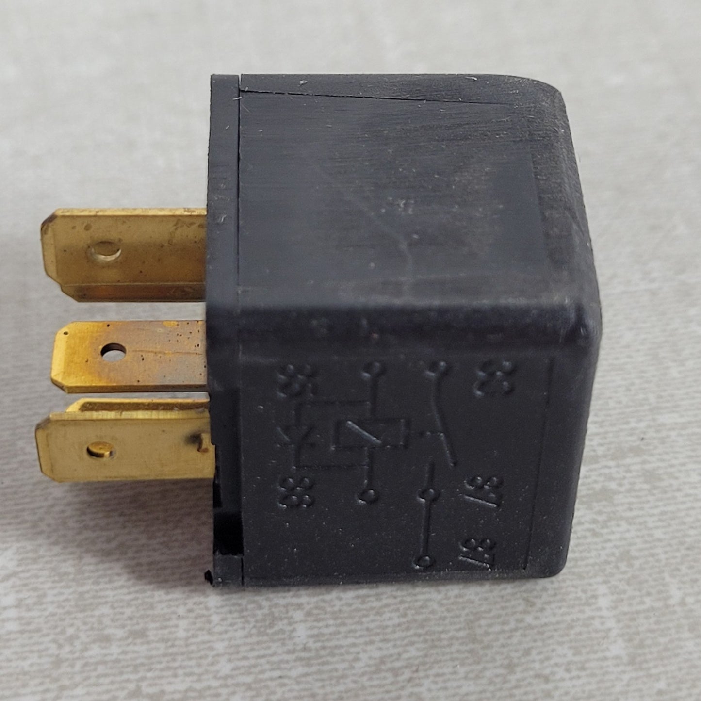 Lot of 4 Hella 87452 12V Automotive Plug-In Relays 20/40A w/ Diode