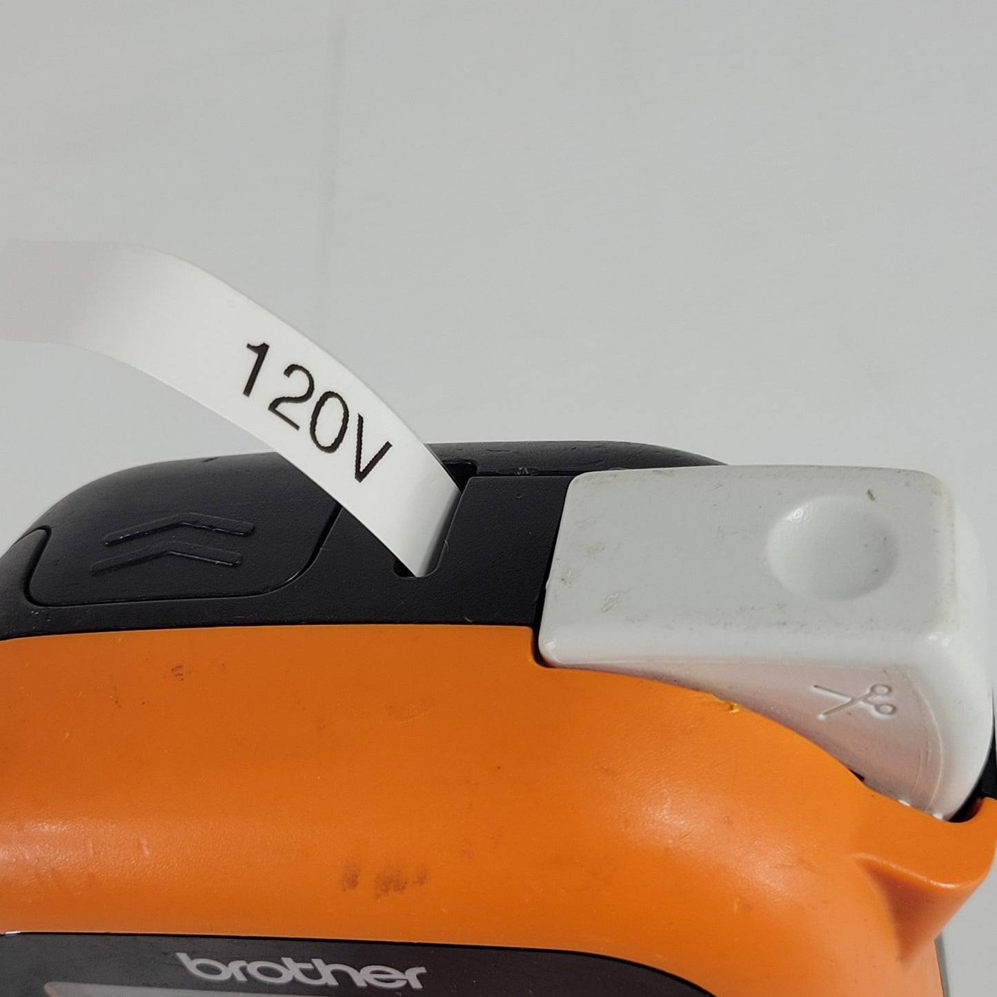 TESTED BROTHER PTE105 Handheld Industrial Labeling Tool w/12mm Tape & Manuals