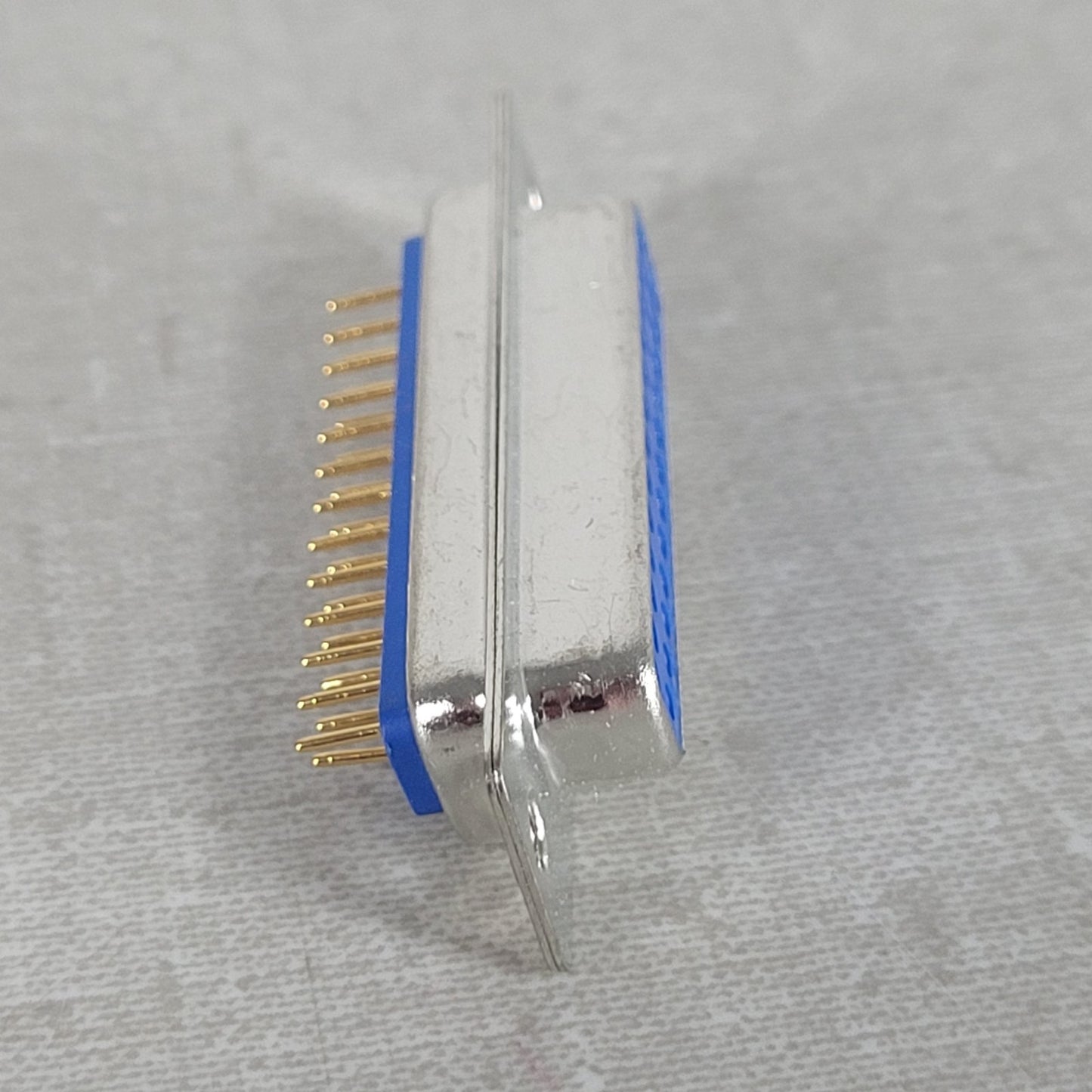 Multicomp SPC15439 DB25 Female D-Sub Connector 25-Pin Solder Gold Contacts