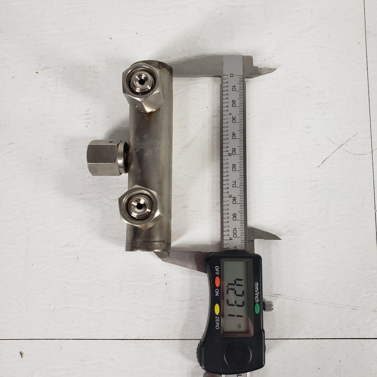 3-Port Stainless Steel Gas Vacuum Manifold 1/4" Female VCR Face Seal Connections