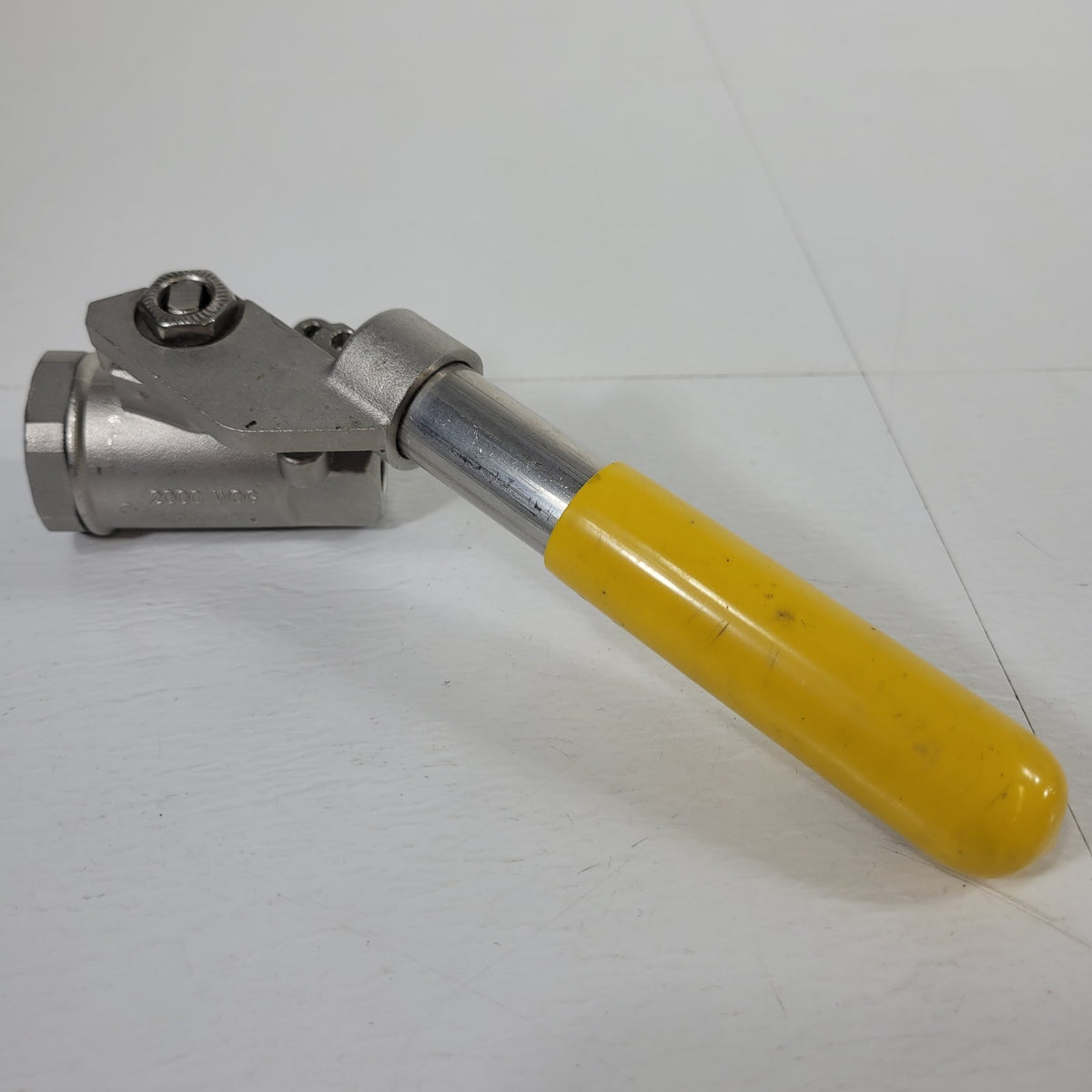 Apollo 76-106-01 1-1/4" CF8M Stainless Steel Ball Valve 1500 WOG NPT USA