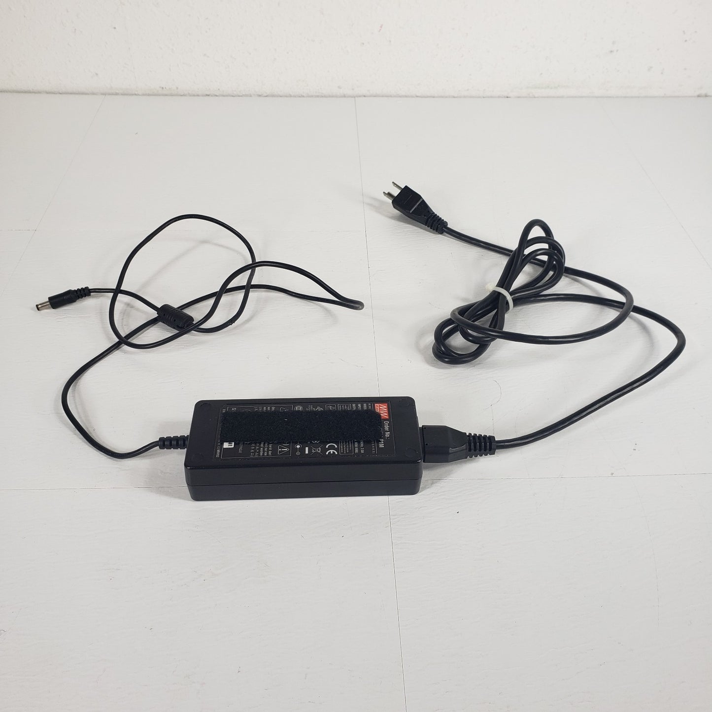 Mean Well GS90A24-P1M 24V 3.75A 90W AC/DC Switching Power Adapter