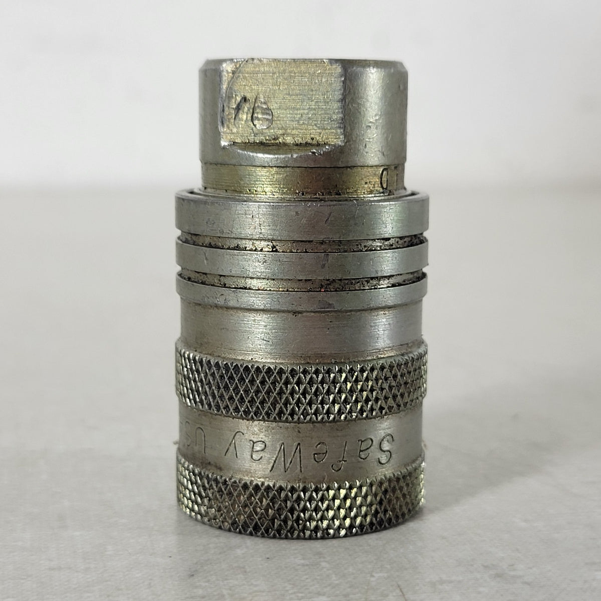 Safeway S45-3 3/8"-18 NPT Female Hydraulic Quick Coupler 3000 PSI ISO 5675