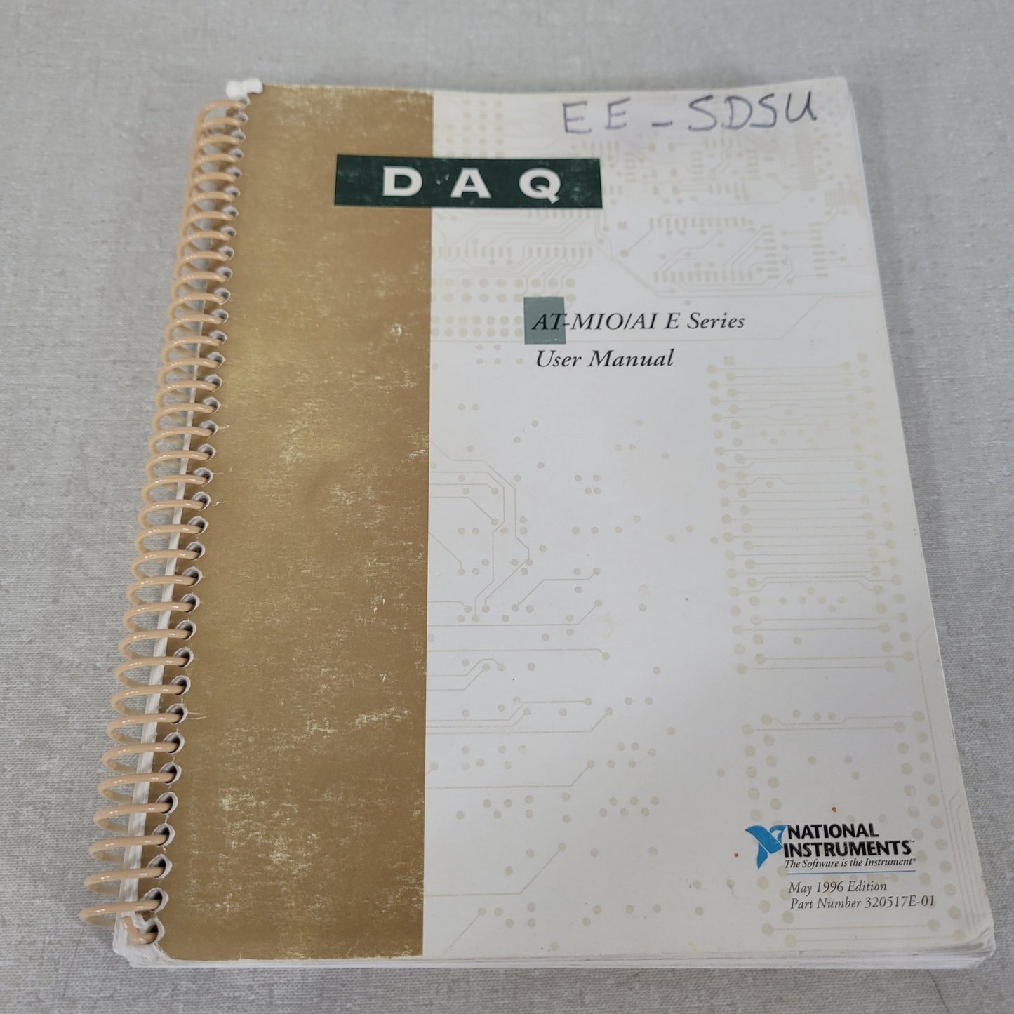 National Instruments 320517E-01 AT-MIO/AI E Series DAQ User Manual May 1996 OEM