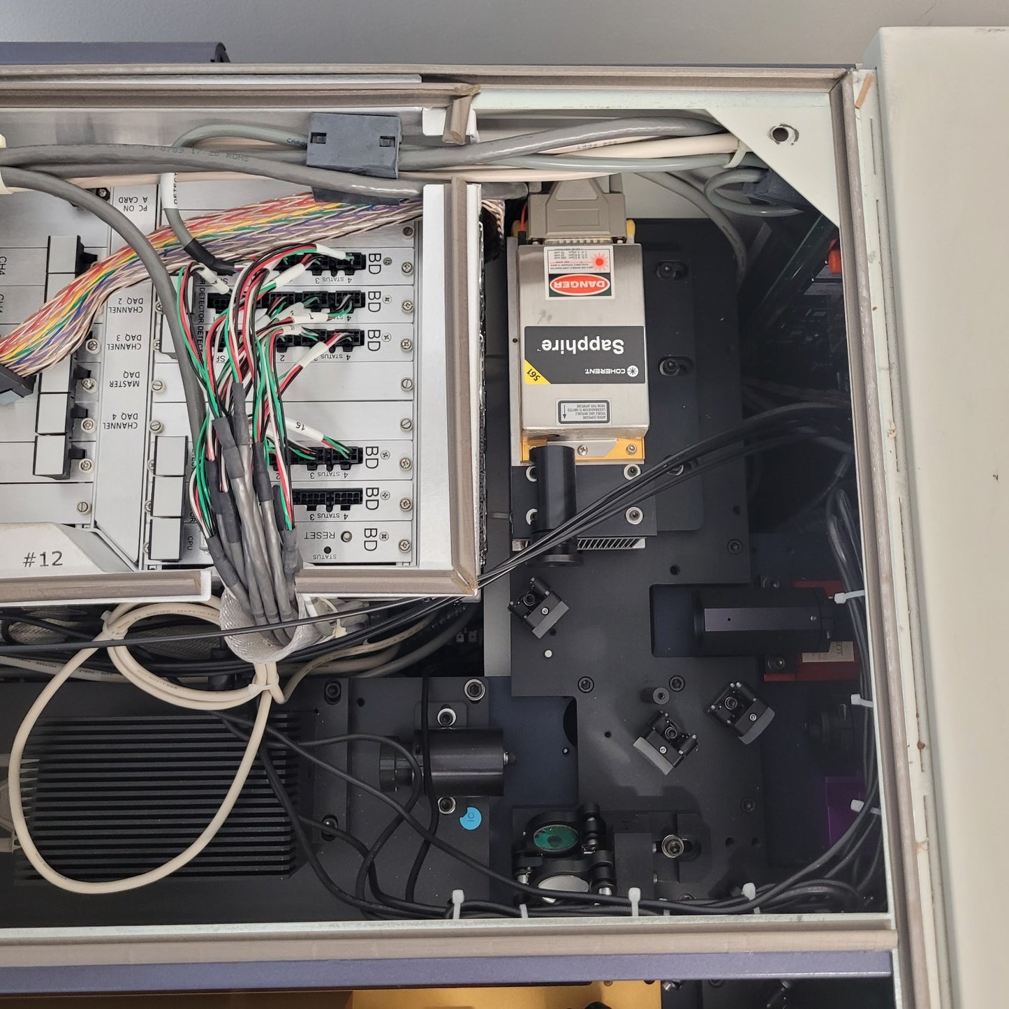 BD Biosciences FACSAria II Cell Sorter Multi-Laser w/ FACSDiva PC Powers On