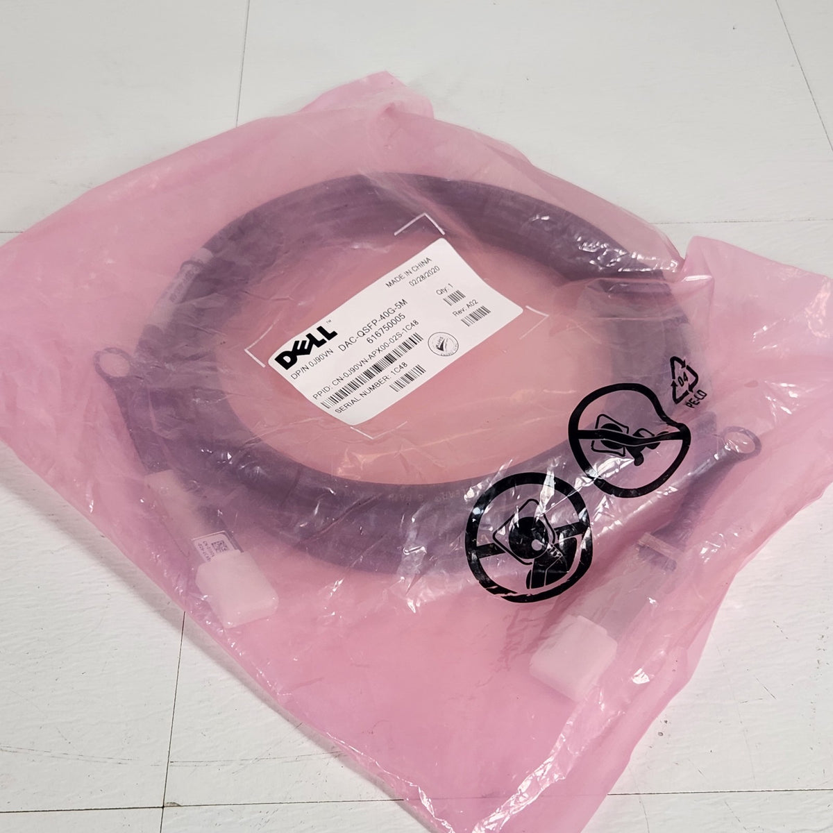 Dell J90VN DAC-QSFP-40G-5M 40GbE QSFP+ Passive Twinax DAC Cable 5m