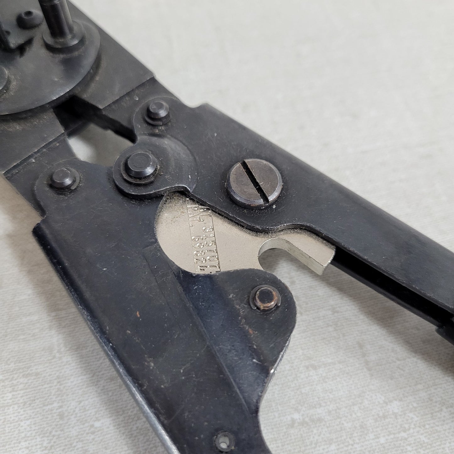 Delphi 08913440 Ratcheting Electrical Terminal Crimp Tool Hand Crimper A B Die