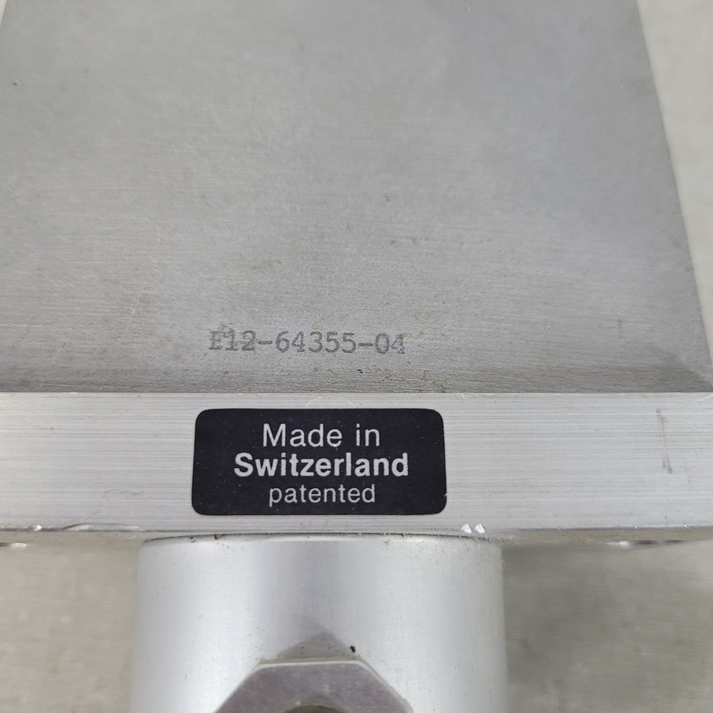 VAT F12-64355-04 DN40 KF40 NW40 Manual Stainless UHV High Vacuum Gate Valve