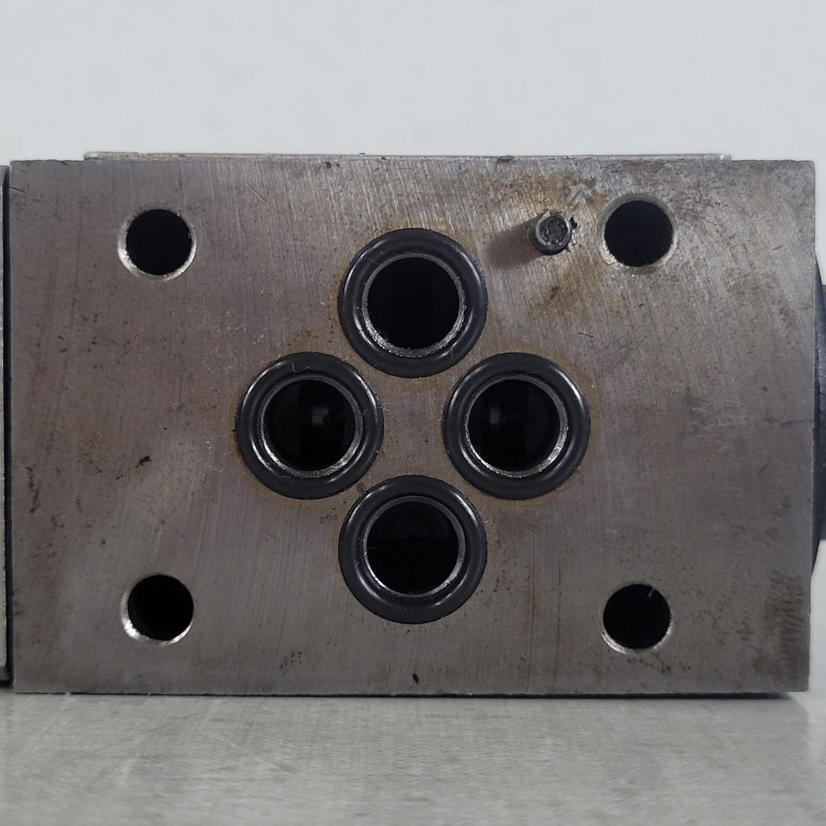 Untested Continental Hydraulics ED03M-5F2I-GD-12L-B Proportional Directional Val