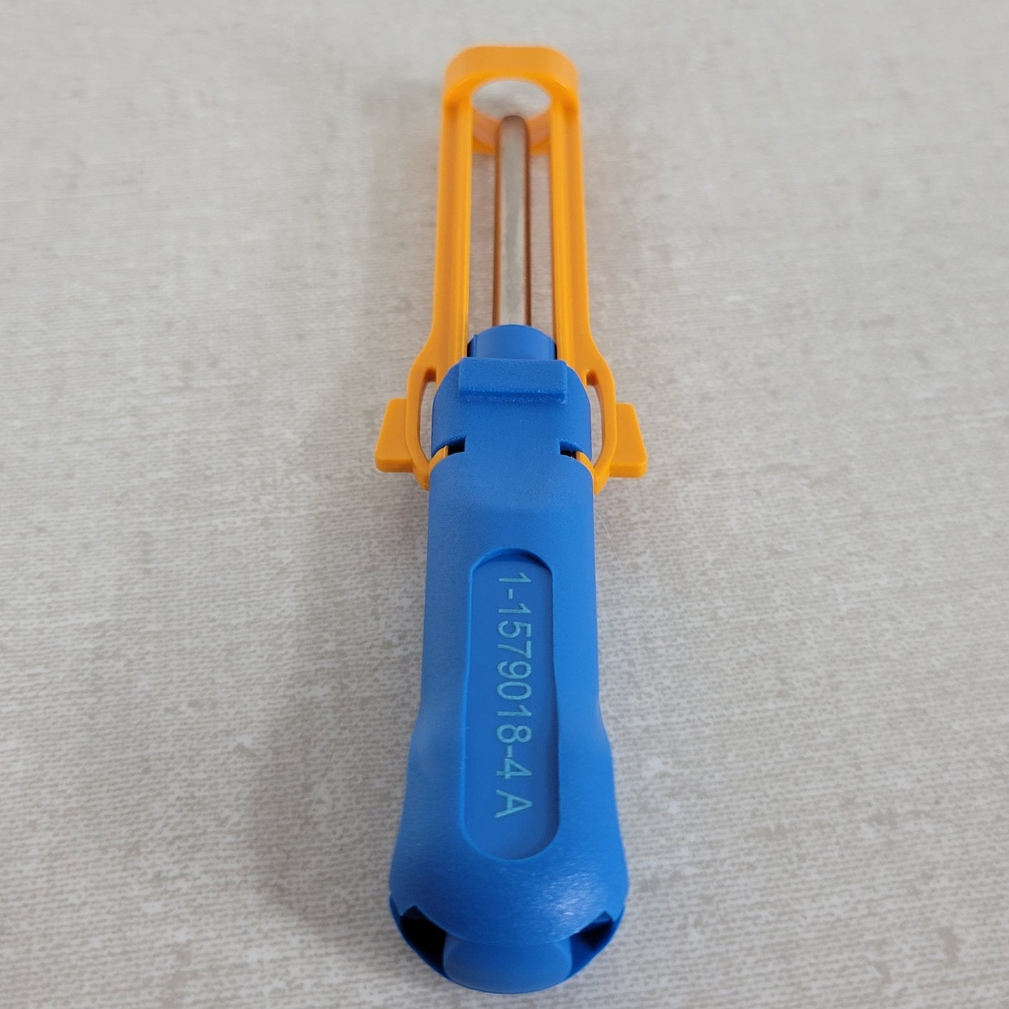TE Connectivity AMP 1-1579018-4 MQS Contact Extraction Tool Blue