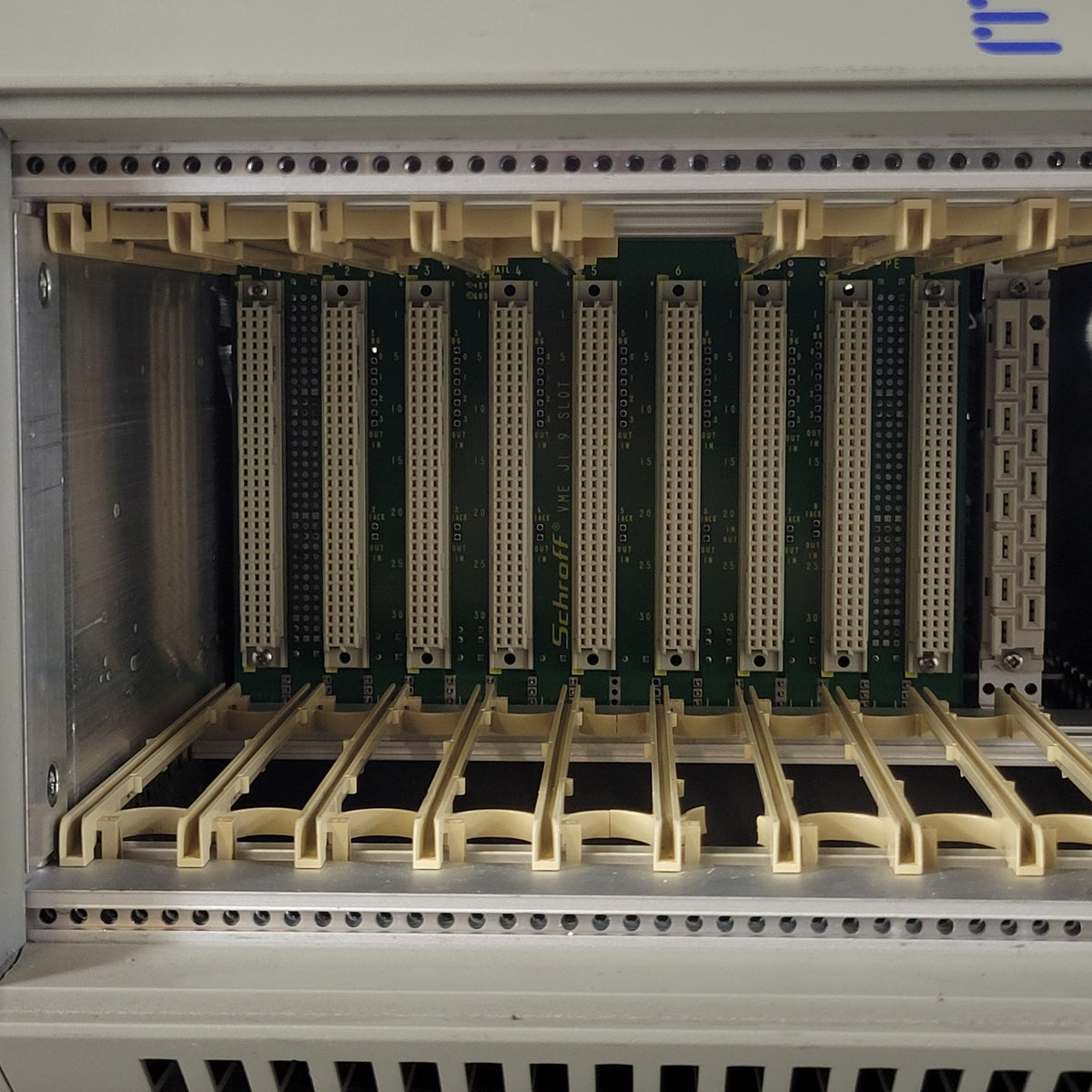 ETAS ES1000 VME64x Mainframe Chassis Backplane Rack Enclosure