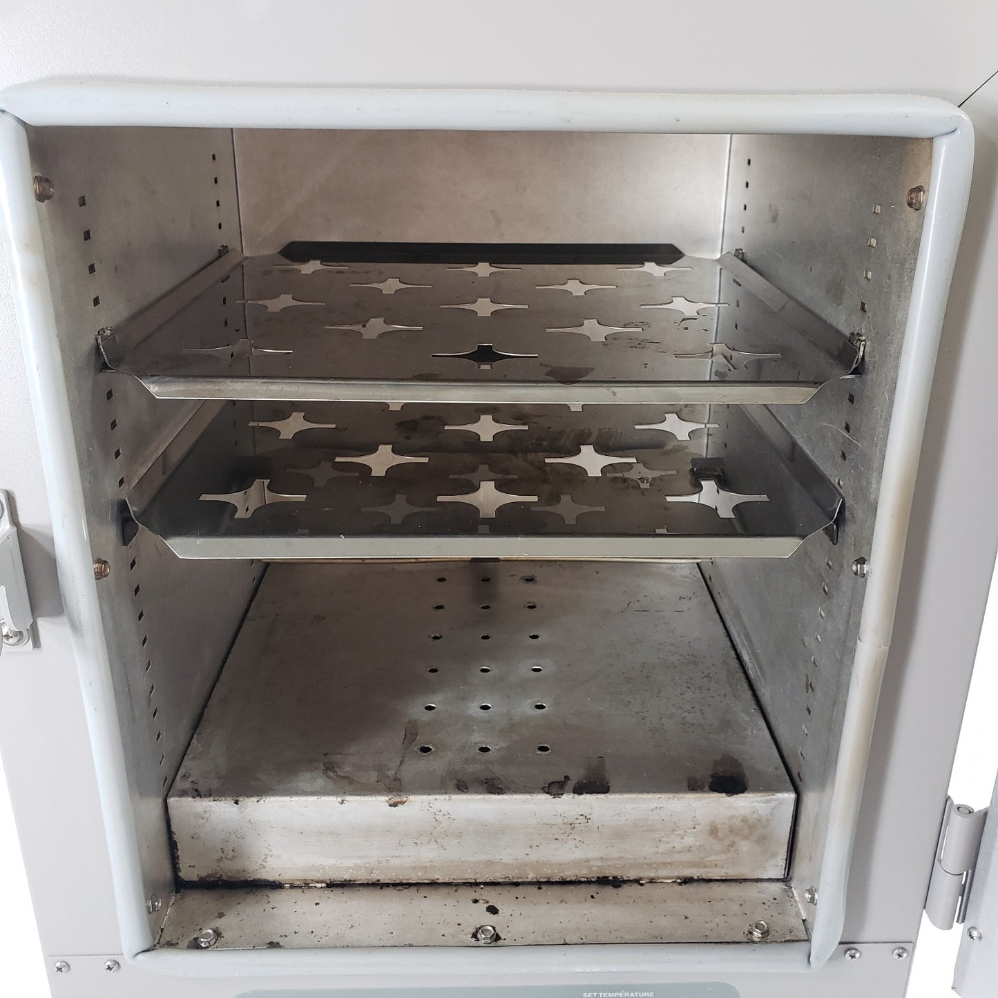 TESTED VWR 1300U Scientific Gravity Convection Oven Tested to Over 200 C