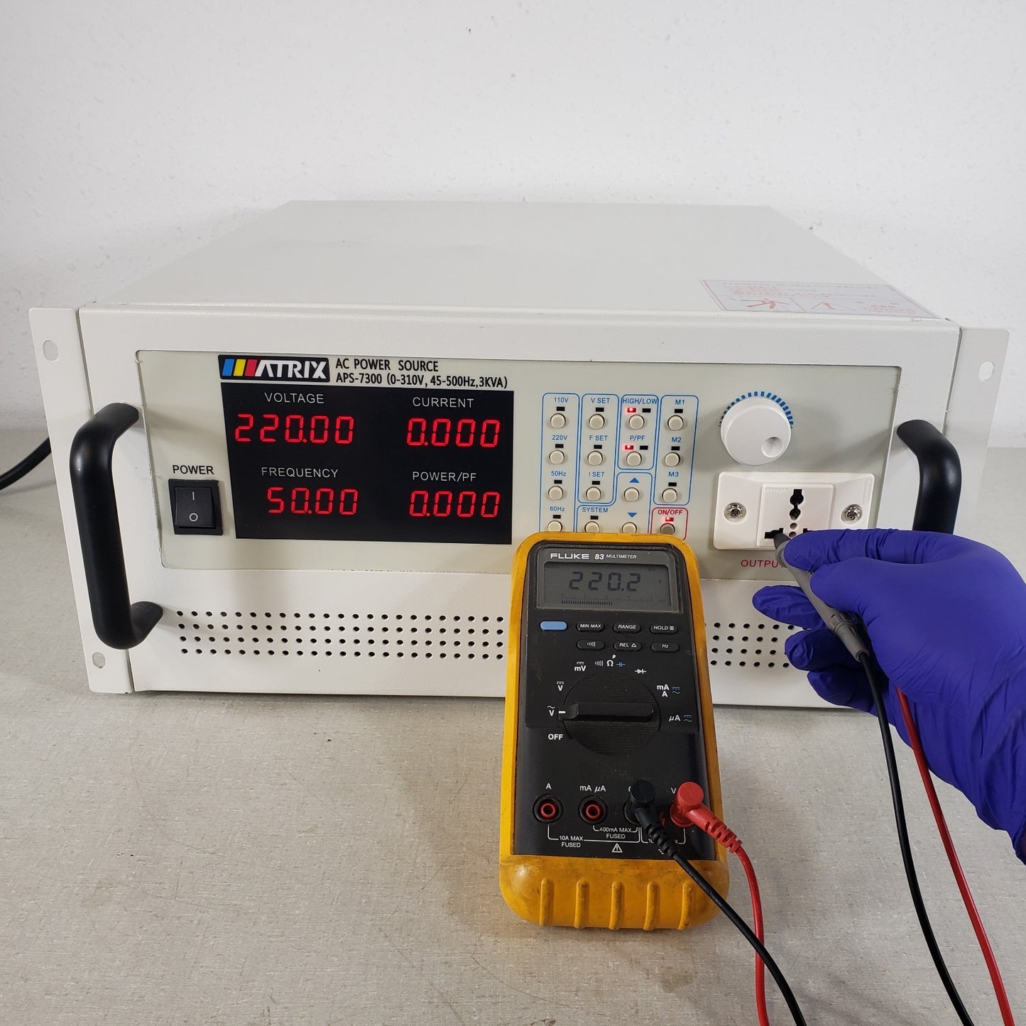 TESTED Matrix APS-7300 Programable AC Power Supply 0-310V 45-500Hz *READ DESC*