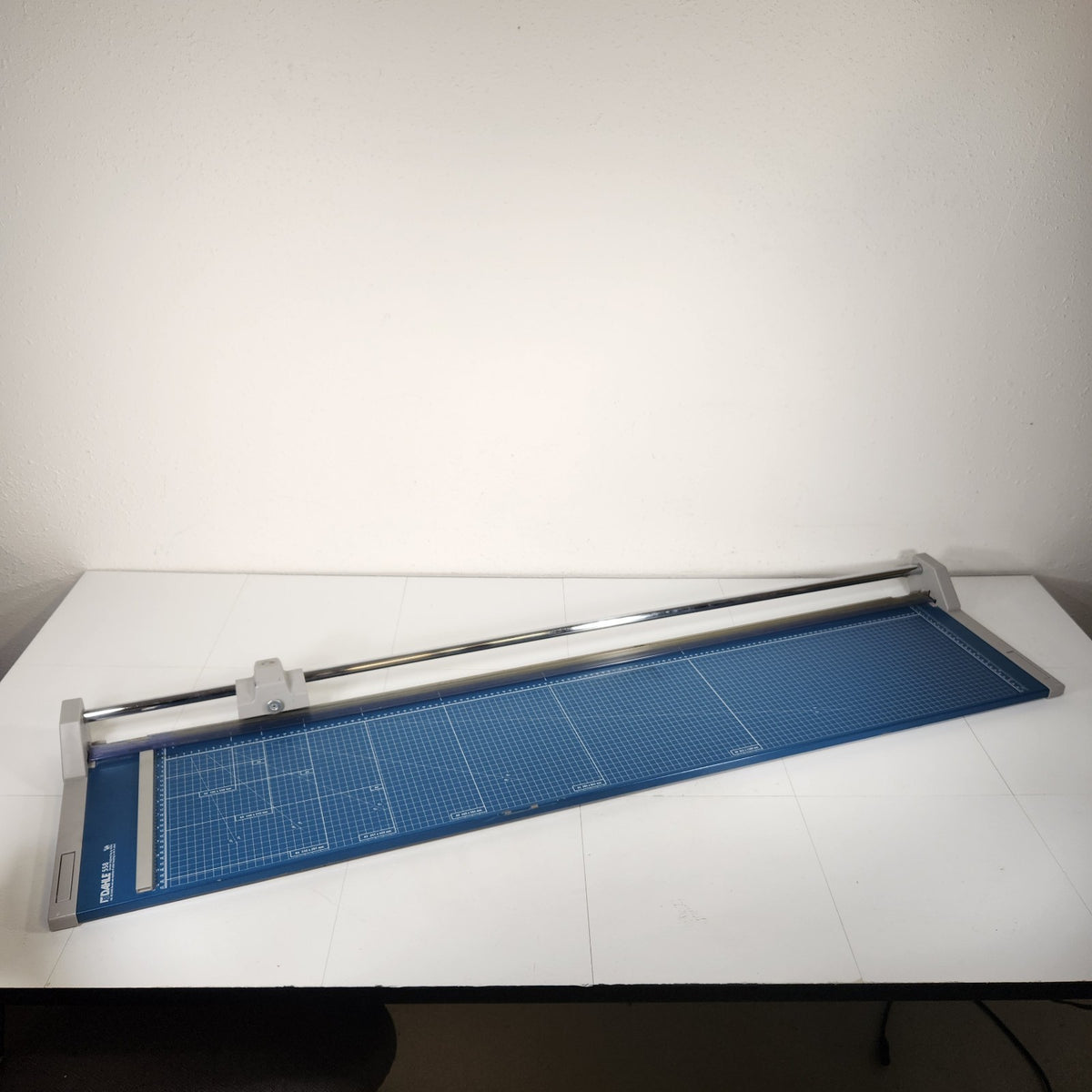 Dahle 558 Professional 51" Rotary Paper Trimmer Cutter Large Format