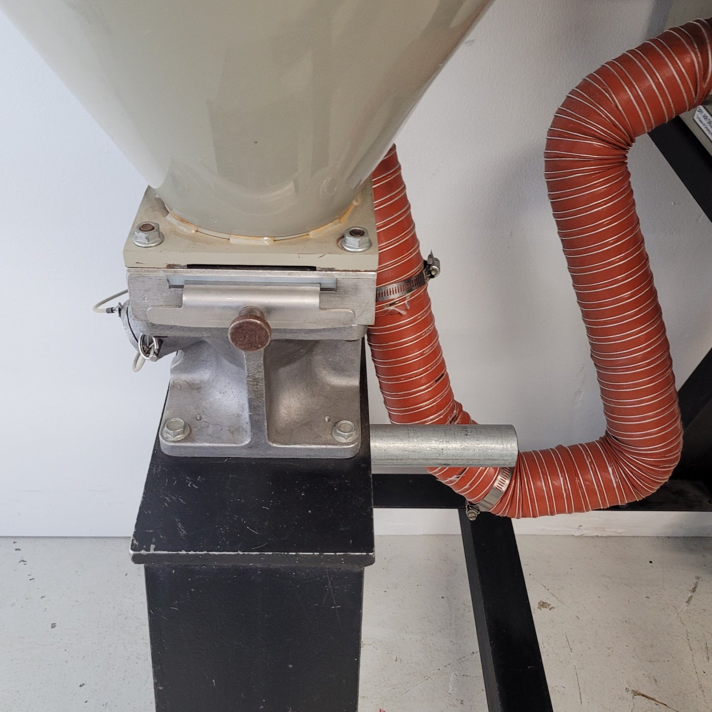 Conair SC30 Portable Carousel Desiccant Resin Material Dryer System Industrial