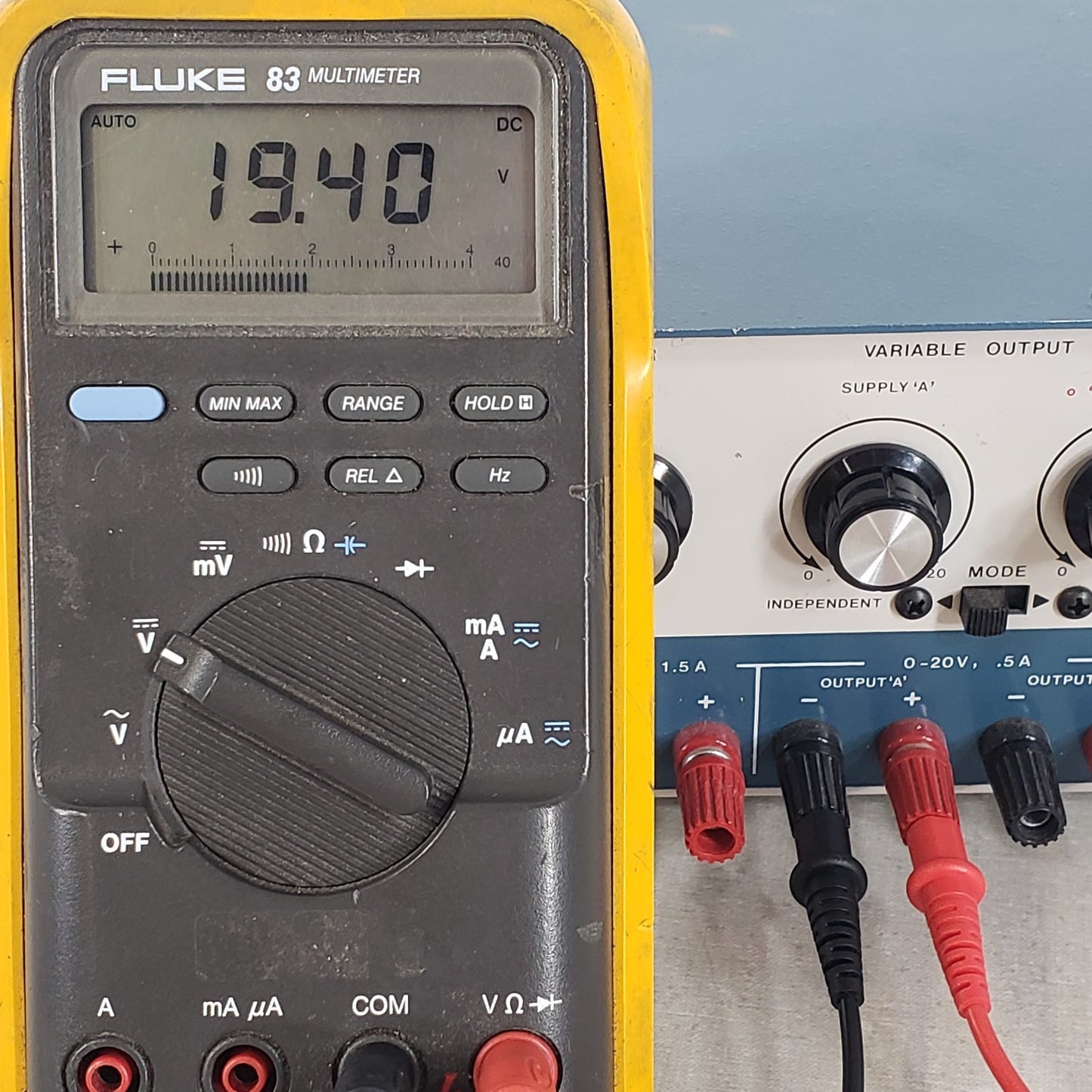 TESTED Heathkit IP-2718 Tri-Power DC Bench Supply 2x 0-20V 500mA + 5V 1.5A