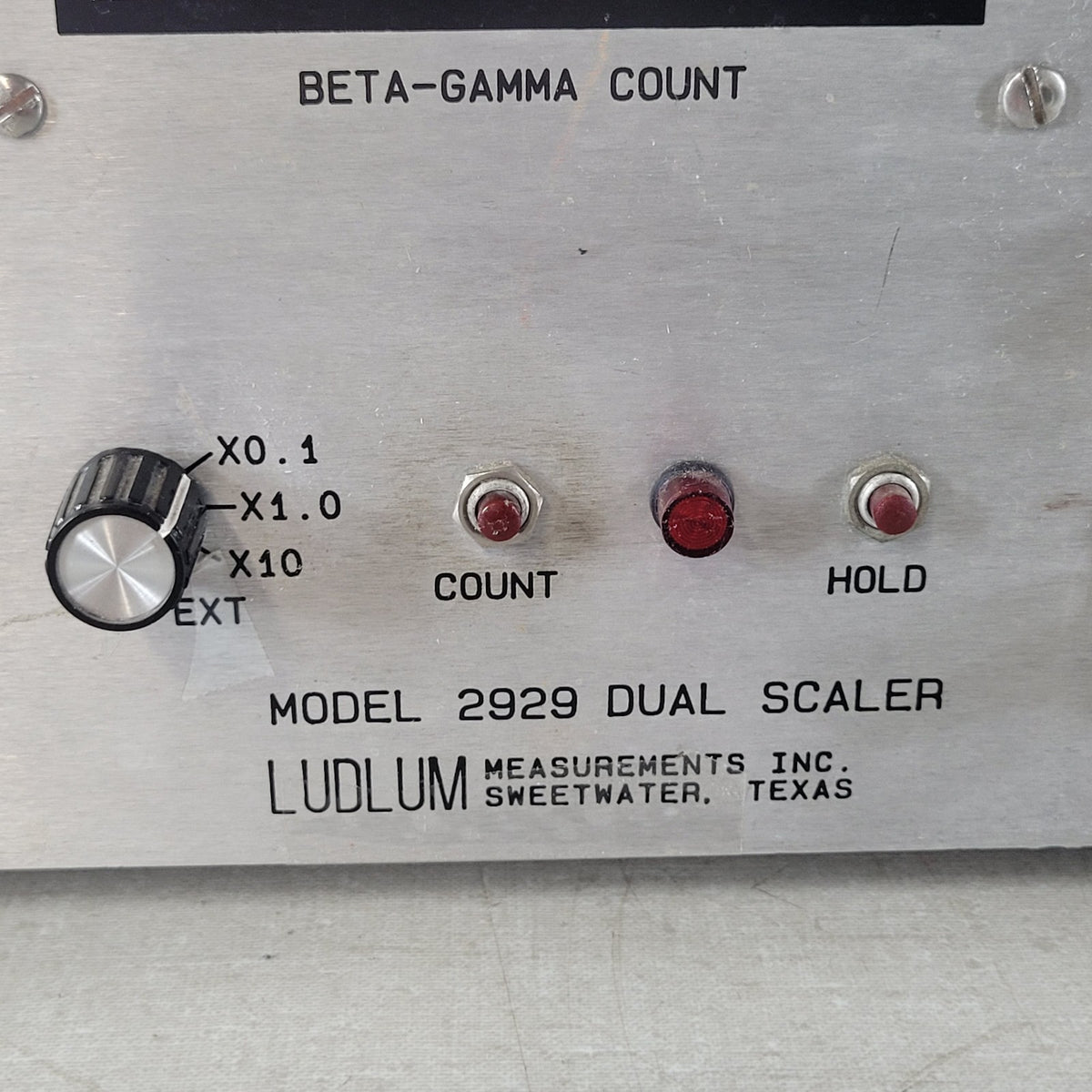 Ludlum 2929 Dual Channel Alpha Beta-Gamma Radiation Scaler Counter Powers On