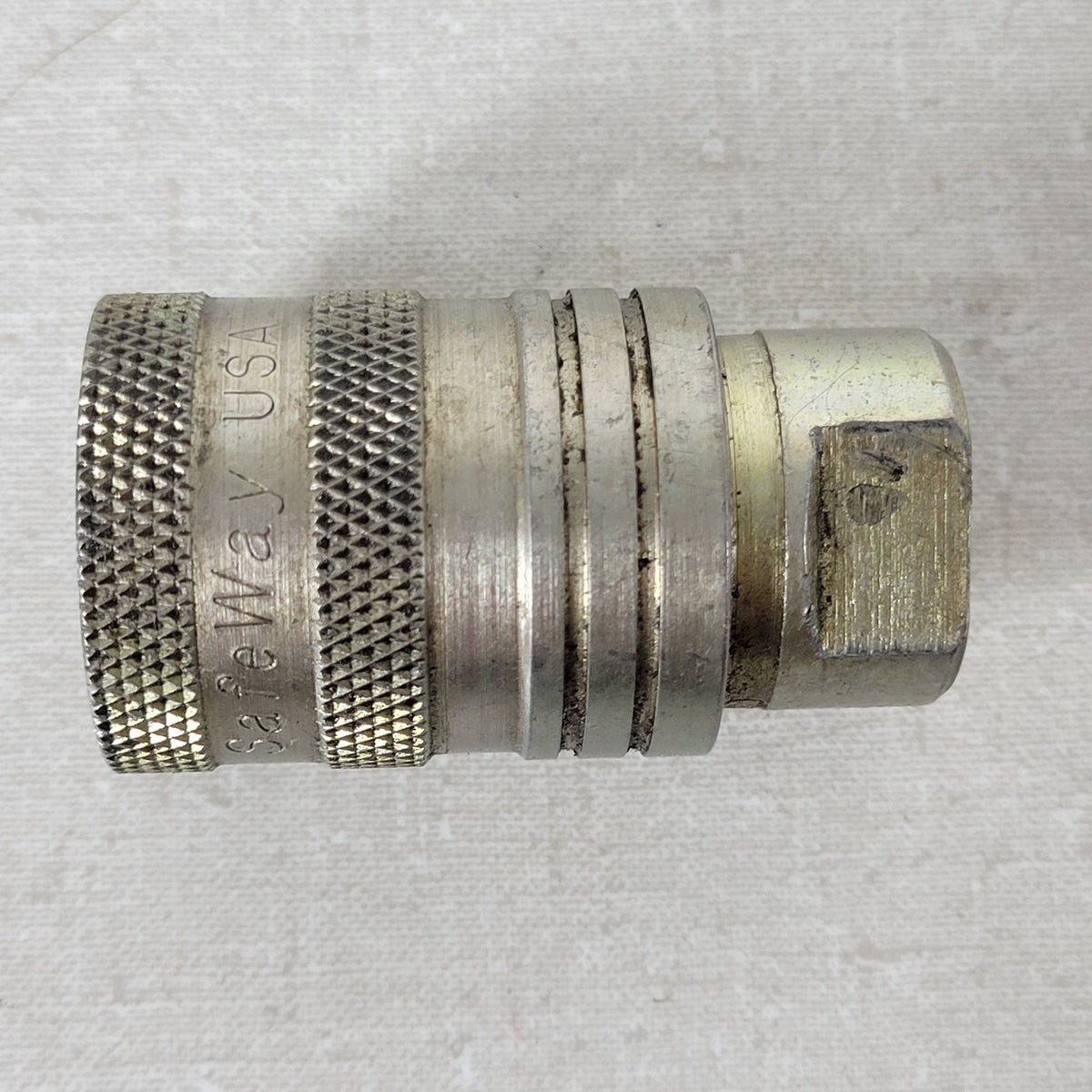Safeway S45-3 3/8"-18 NPT Female Hydraulic Quick Coupler 3000 PSI ISO 5675