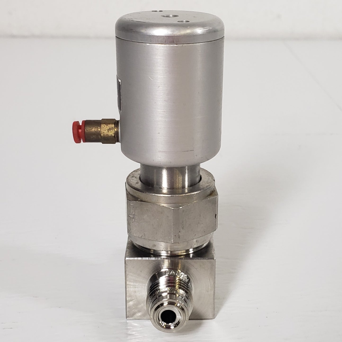 NUPRO SS-BNVVCR4-C Stainless Steel High Purity Pneumatic Bellows Valve 1/4" VCR