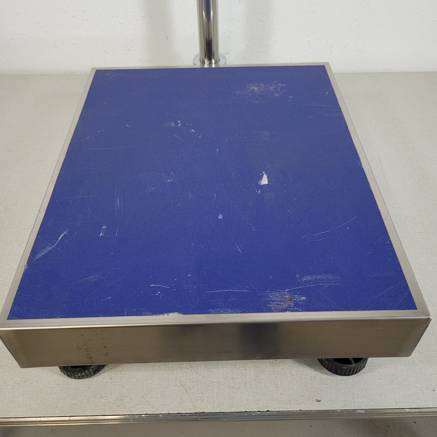 TESTED Global Industrial 650lb/300kg Digital Platform Floor Scale New Battery