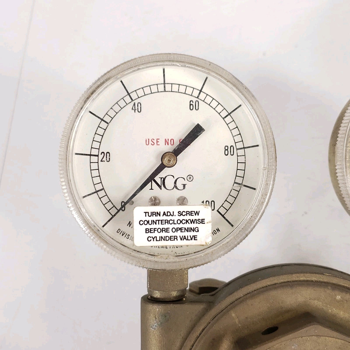 NCG Chemetron CGA-580 Inert Gas Regulator Dual Gauge 0-100 PSI Nitrogen Argon