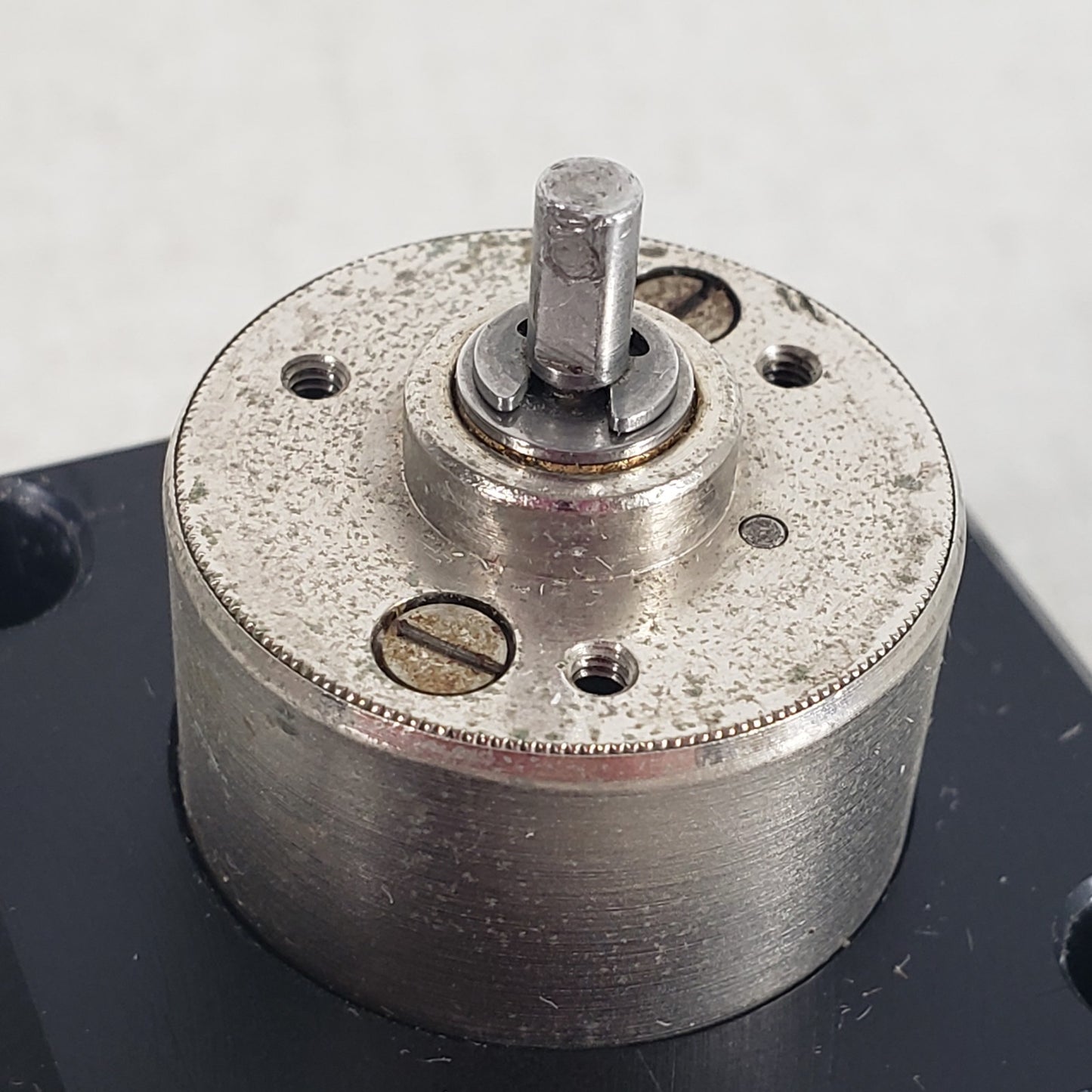 ESCAP B24.0 Swiss Made Precision DC Gearmotor Assembly with Mounting Bracket