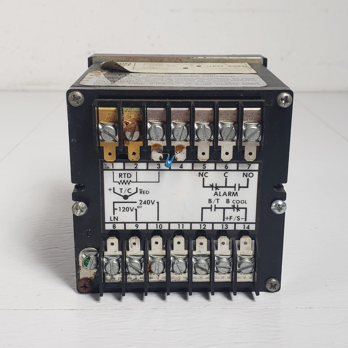 TESTED Omega 4001-KF Digital Temperature Controller Type K 0-2000F 120/240VAC