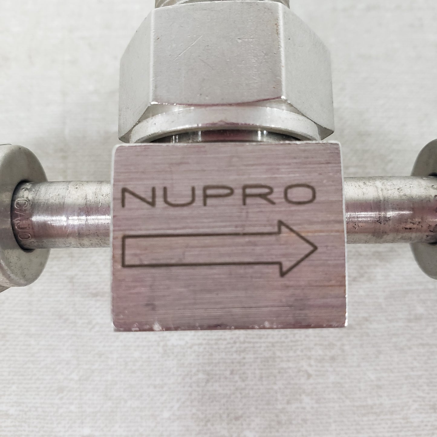 NUPRO SS-4BKT-V51 1/4in Female VCR Bellows Sealed Toggle Valve Swagelok