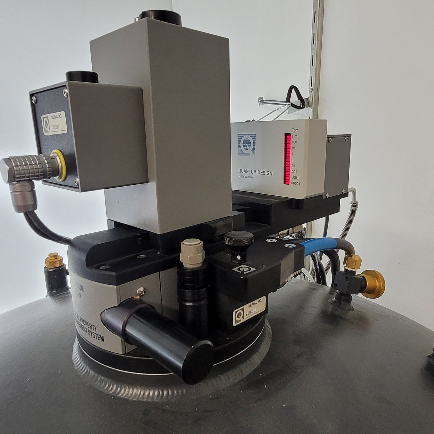 Quantum Design PPMS 6000 9T System w/ VSM, VSM Oven, ACMS & AC Transport
