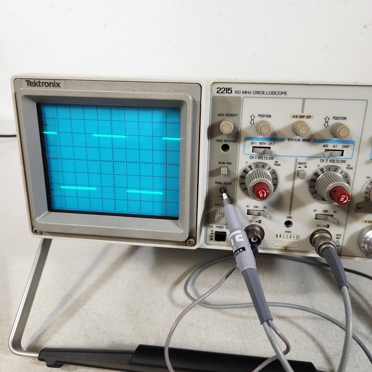 Tektronix 2215 60MHz Dual Channel Analog CRT Oscilloscope TESTED WORKING