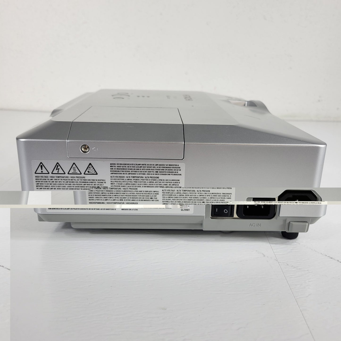TESTED HITACHI CP-X300 3LCD Conference Room Portable Projector, VGA, S-VIDEO