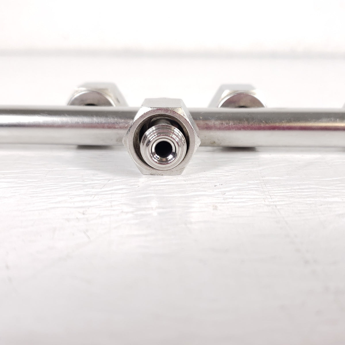 5-Port Stainless Gas Distribution Manifold 1/4" Female VCR Cajon 1/2" Tube