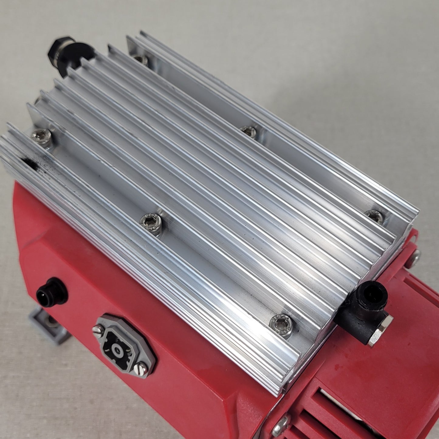 Pfeiffer MVP 030-3 DC Oil-Free Diaphragm Vacuum Pump 24V PK T01 191 B 1.2 m3/h