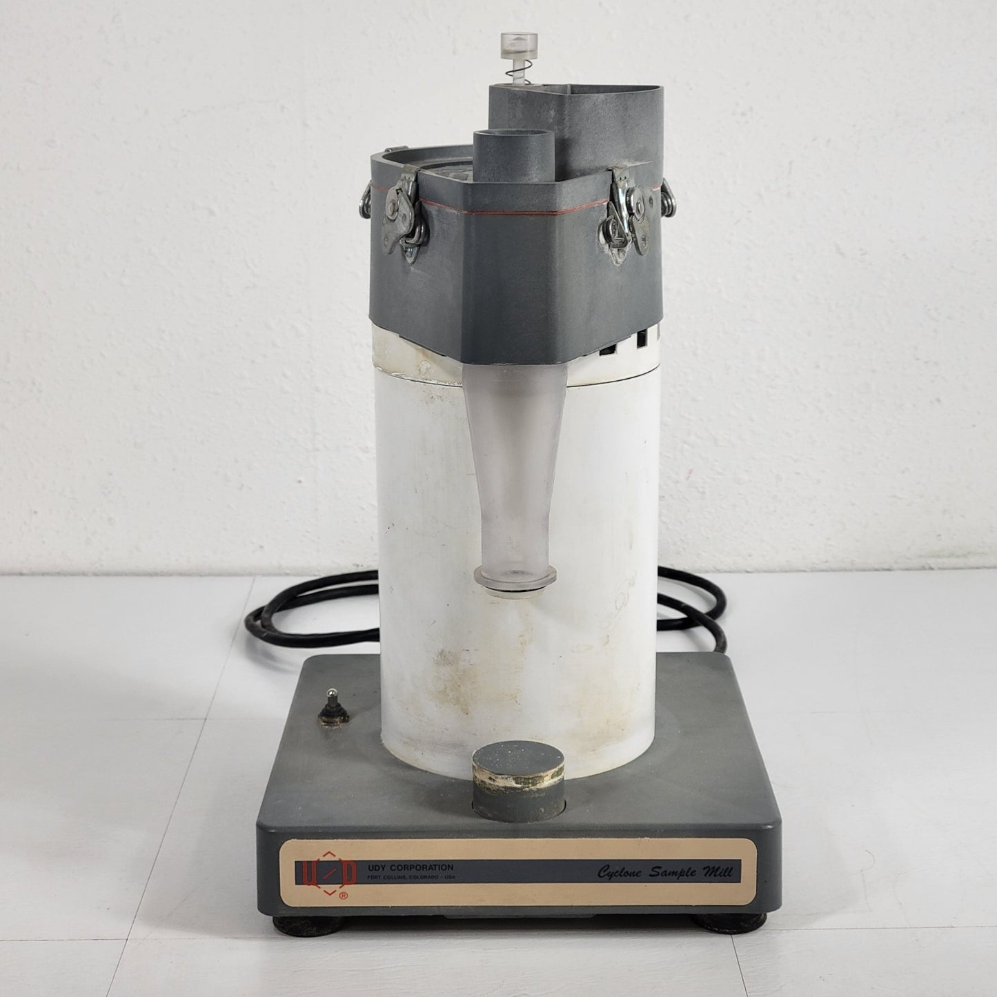 TESTED UDY 3010-030 Cyclone Sample Mill; Grinds Grain, Feed, and Ag Products