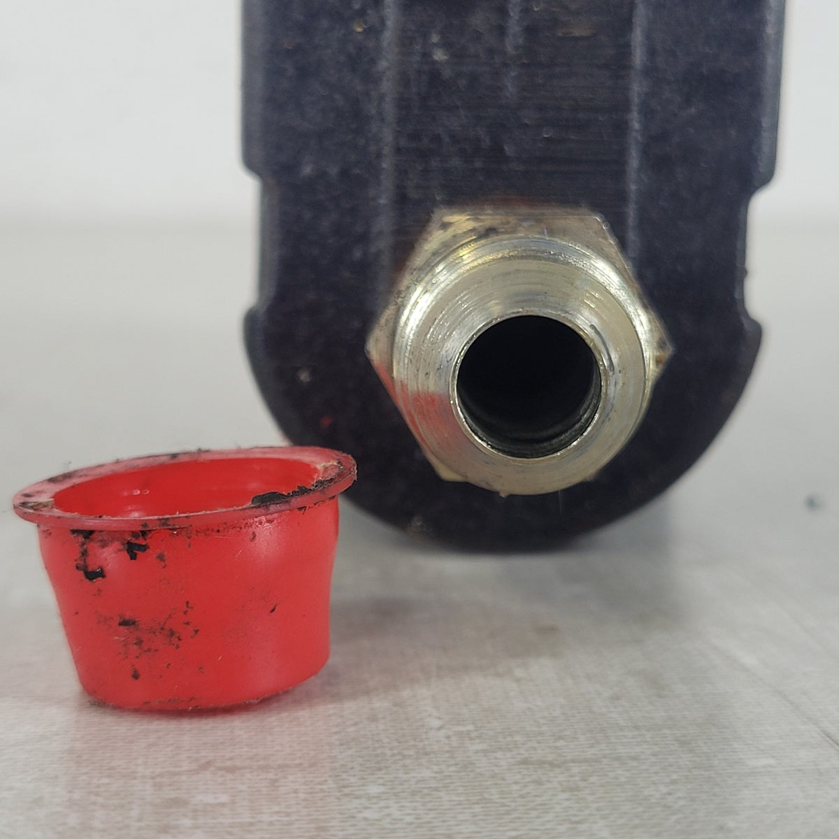 BRAND HYDRAULICS Single Inlet & Dual Outlet Industrial Hydraulic, No Inlet Valve