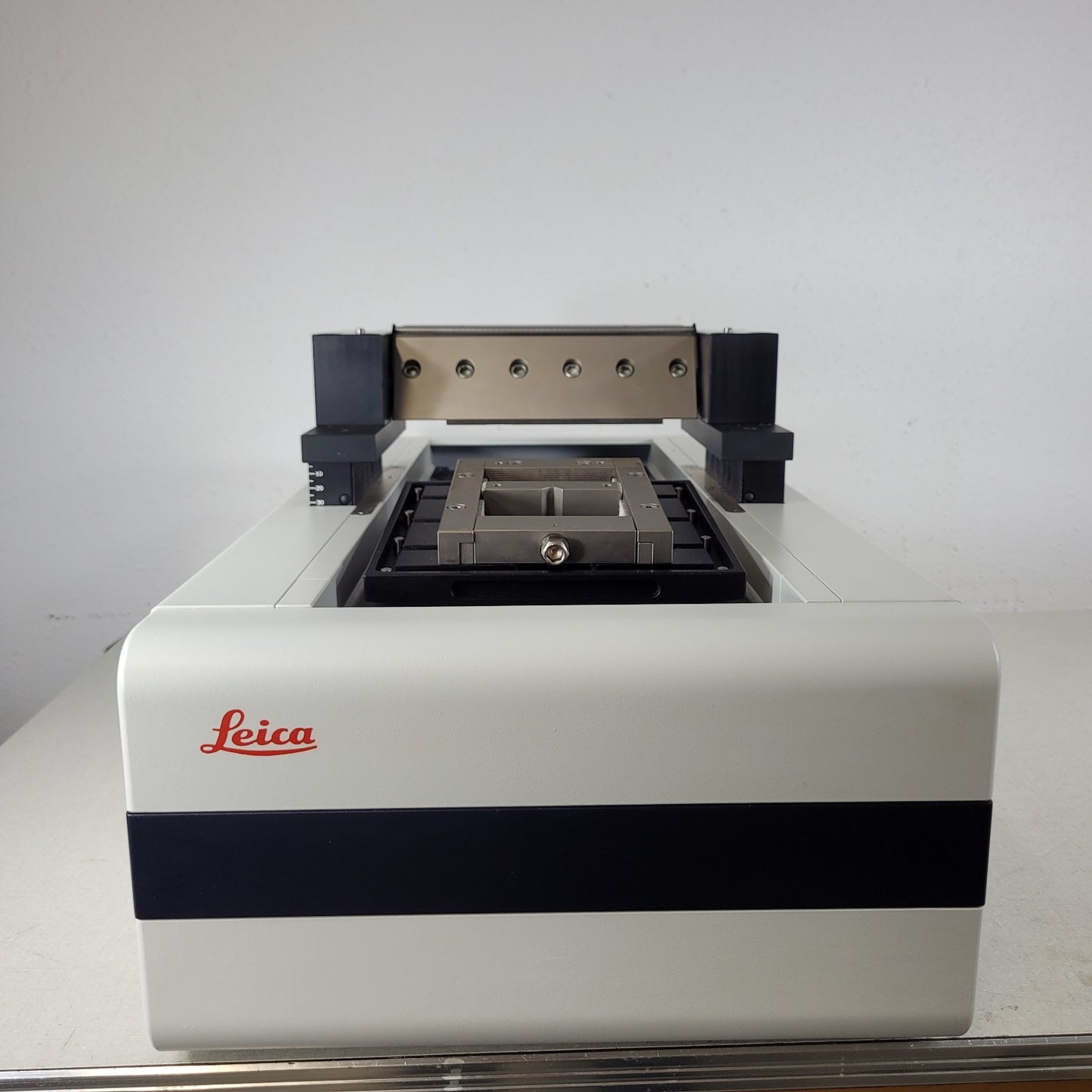 TESTED Leica SM2500 Microtome System 0-1000um Thickness 0.5-100mm/s Speed