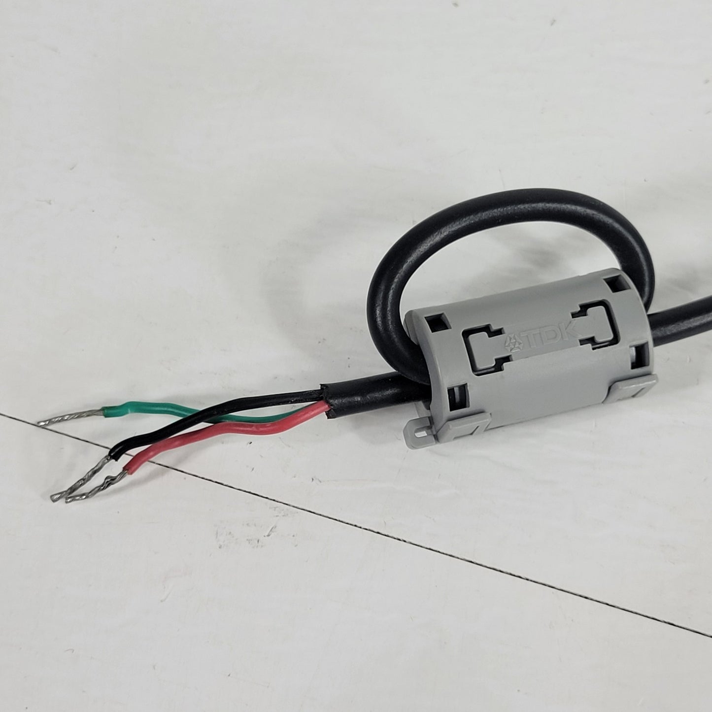 CALRAD 45-752 117VAC to 12VDC 1.2A Camera Power Supply 3-Pin