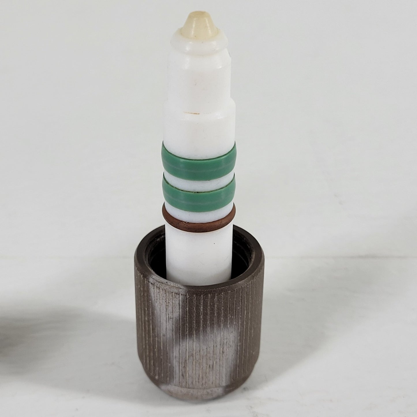 CHEMGLASS PTFE 0-12mm High Vacuum Valve Plugs for Vacuum Systems, Green & Brown