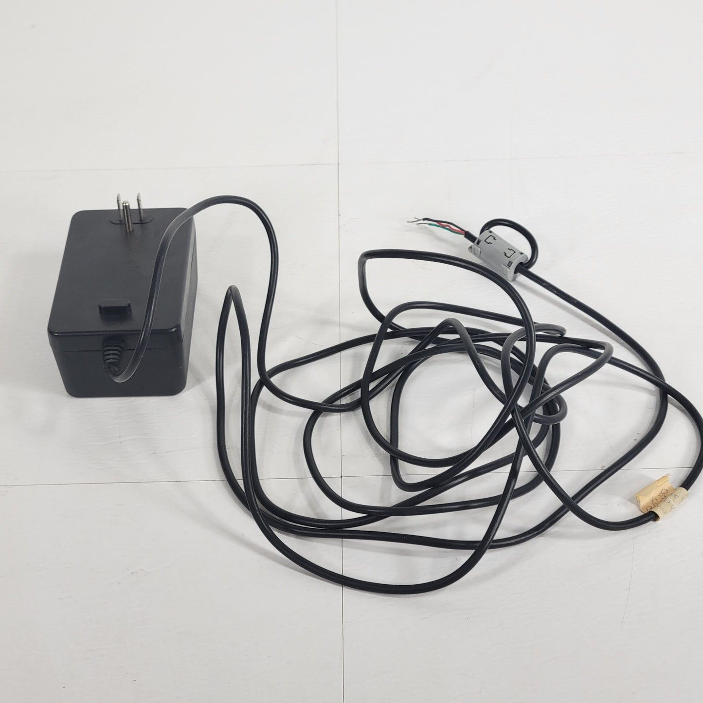 CALRAD 45-752 117VAC to 12VDC 1.2A Camera Power Supply 3-Pin