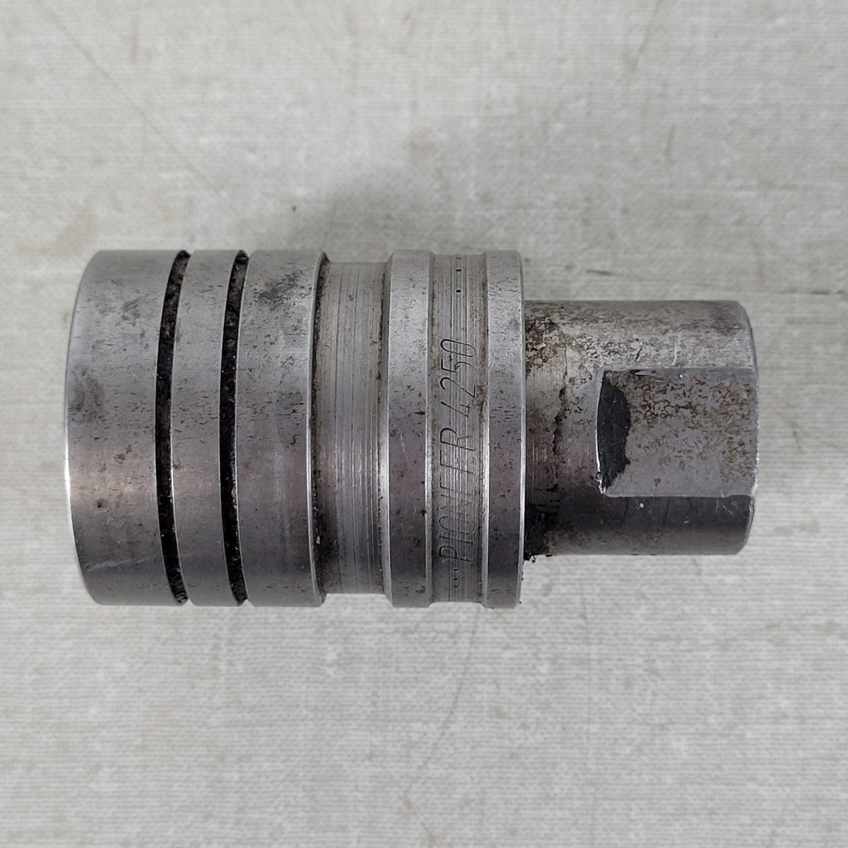 Parker Pioneer 4250-4 1/2" NPTF Female Hydraulic Quick Coupler ISO 5675