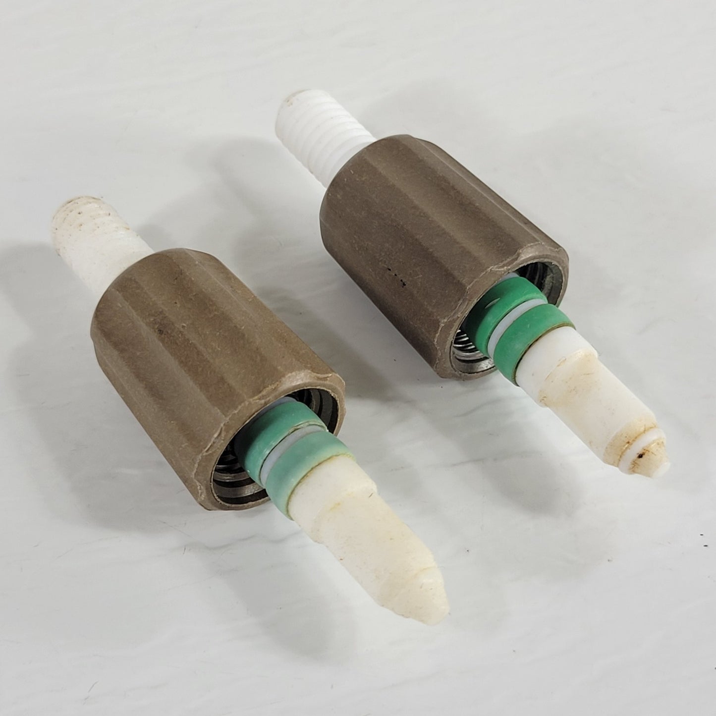 2x Chemglass CG-961-02 0-8mm PTFE Chem-Cap Hi-Vac Valve Plugs Green