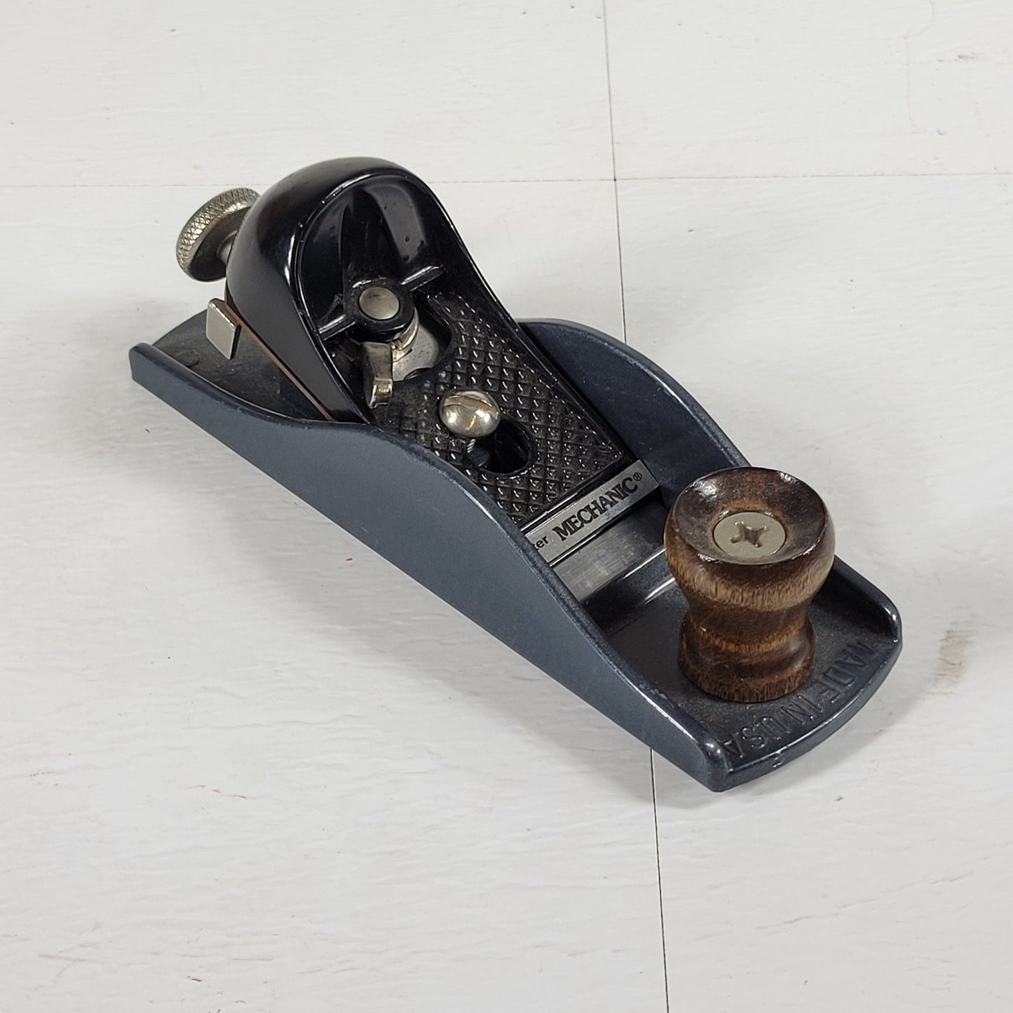 VINTAGE MASTER MECHANIC Carpenter Smooth Wood Plane, Blue, Great Condition