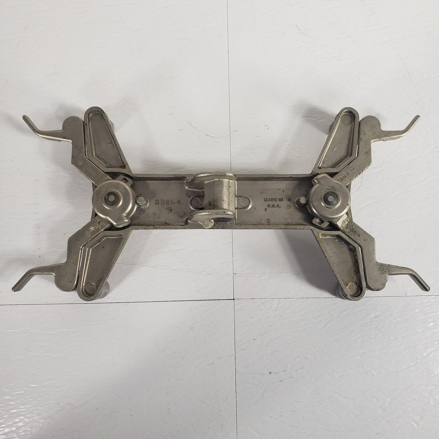 Fisher 3361-4 Castaloy-R Double Buret Clamp Burette Holder Lab Stand Rod