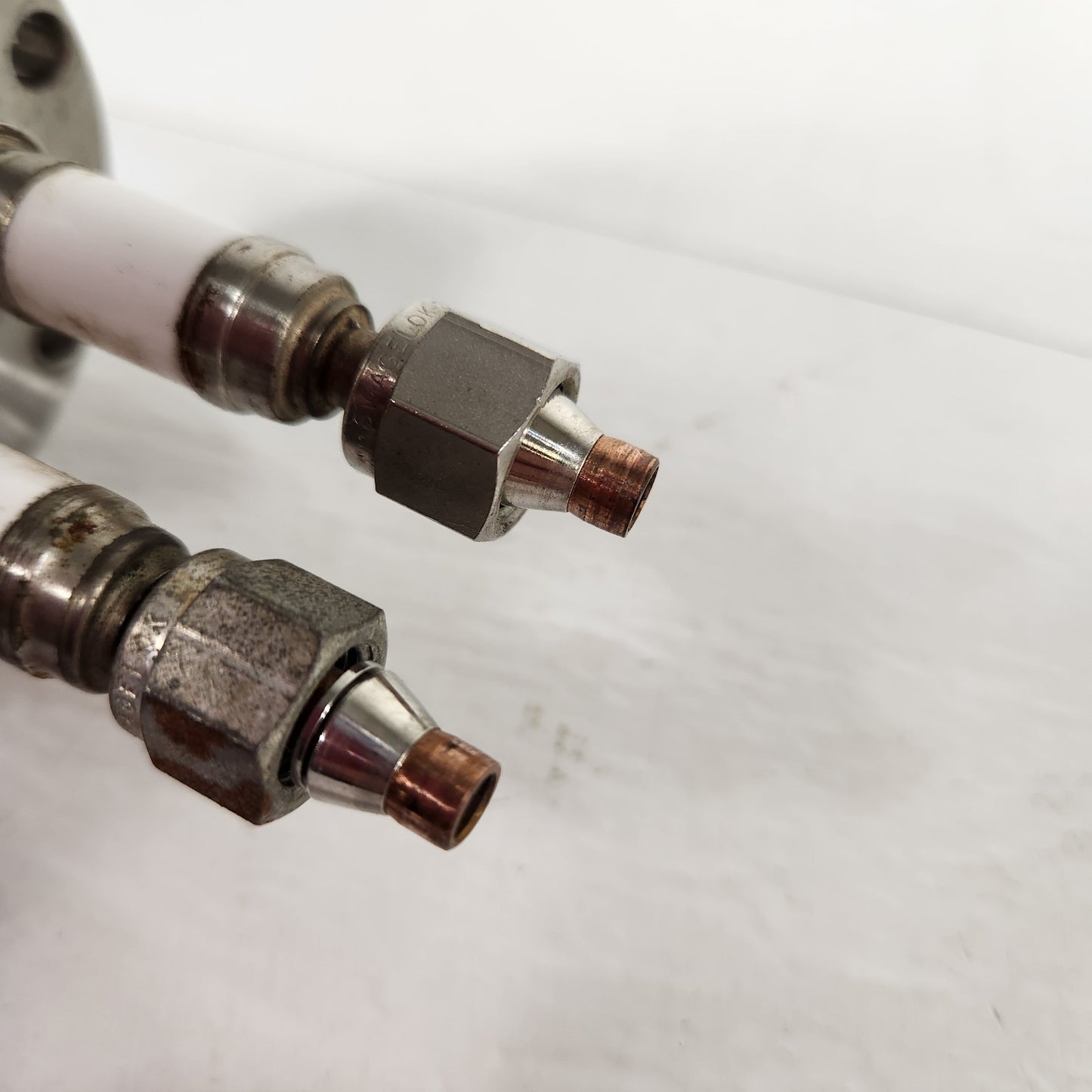 MDC 2.75" CF Dual 1/4" Swagelok Electrically Isolated Fluid Feedthrough