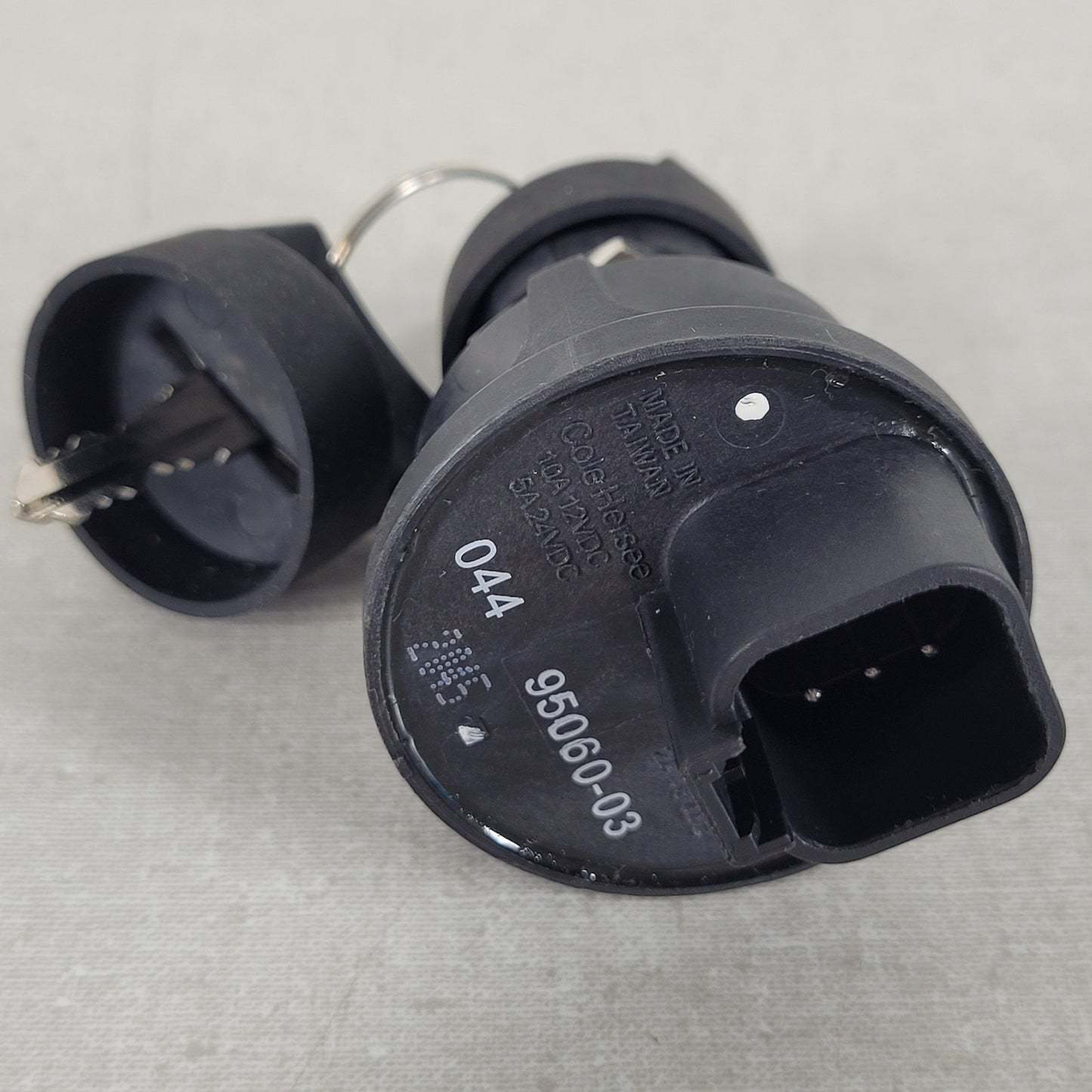 Cole Hersee 95060-03-BX 3 Position Rotary Ignition Switch Plastic with 2 Keys