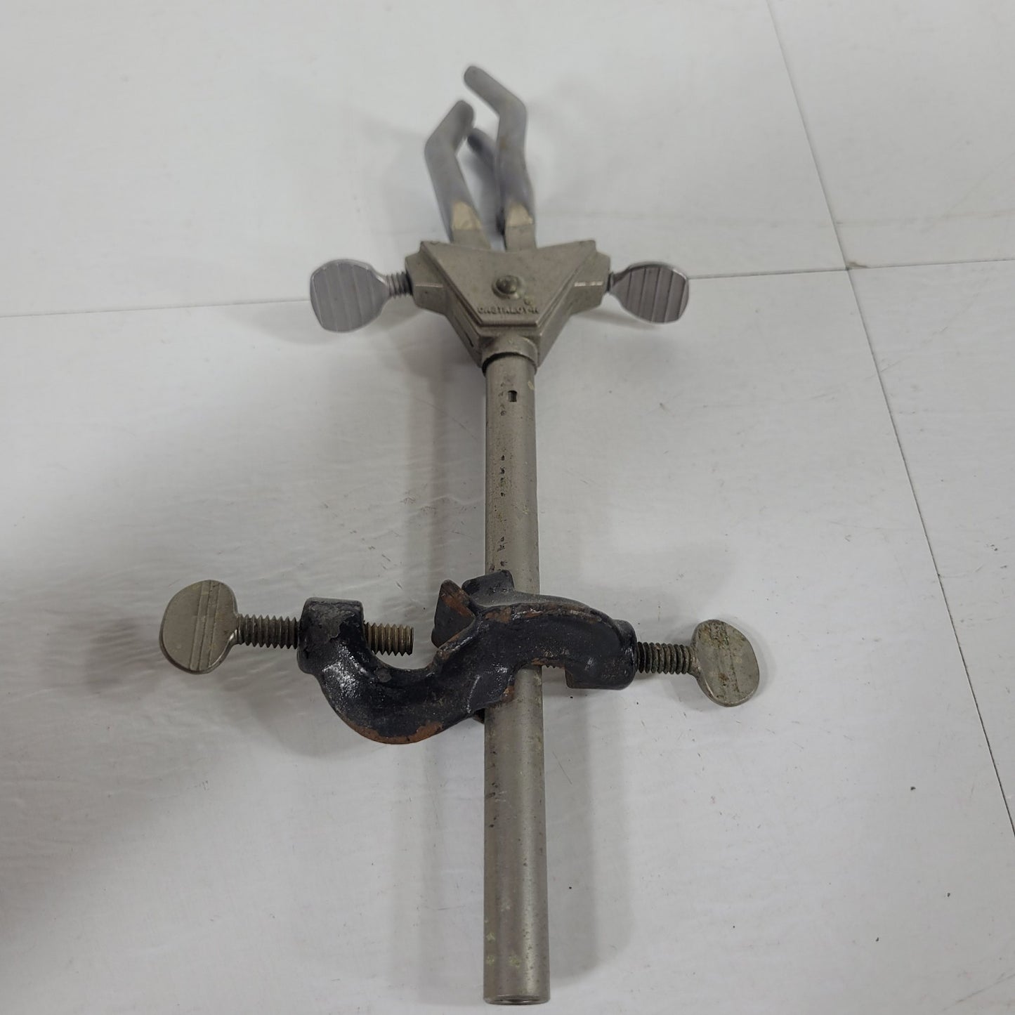 Lot of 2 Fisher Castaloy-R Adjustable 3-Prong Lab Clamps w/ Holders