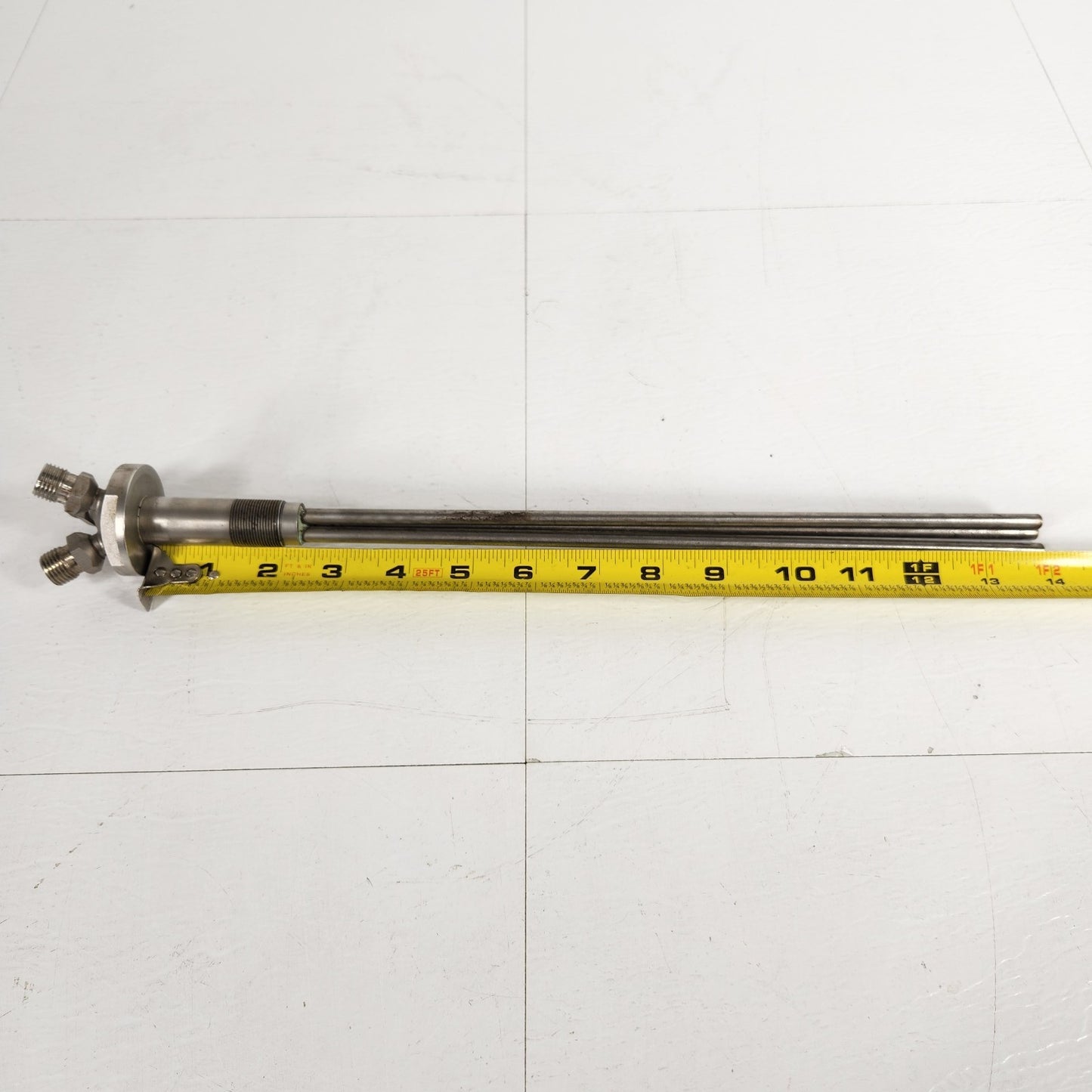 UHV Vacuum Fluid Feedthrough 3/4"-28 UN 3/8" Swagelok + 2x Cajon VCO