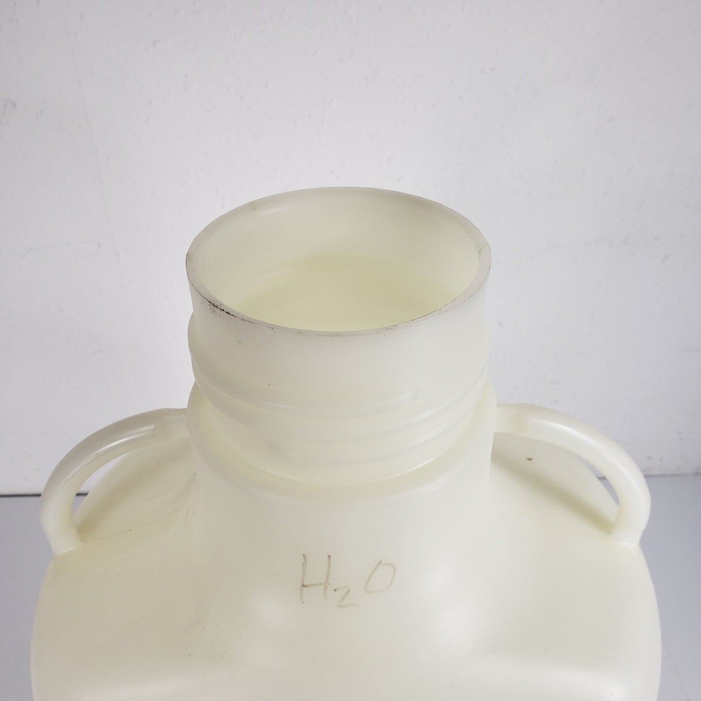VWR Polypropylene 20 Liter Carboy With Versatile Cap & Spigot